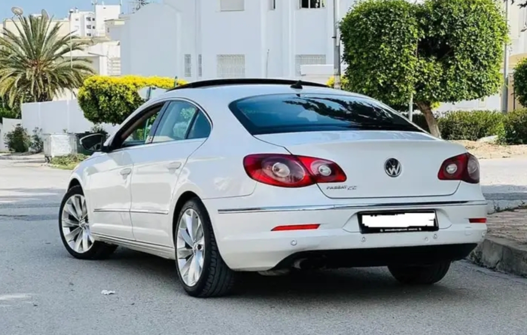 La Soukra Station Marchandises Fret Volkswagen Passat Passat cc 2 litre essence