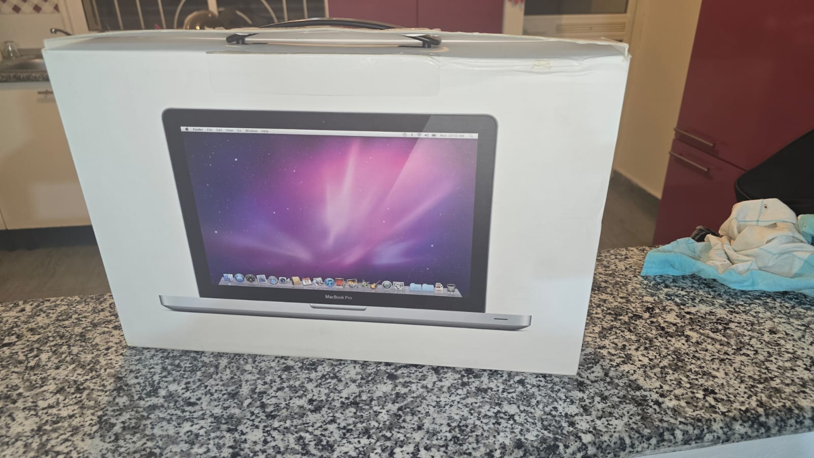 Kairouan Nord Cite Ennasr Apple / MacBook MacBook Air 13 pouces Macbook pro   i5  8go  ssd 320go  parfait tat
