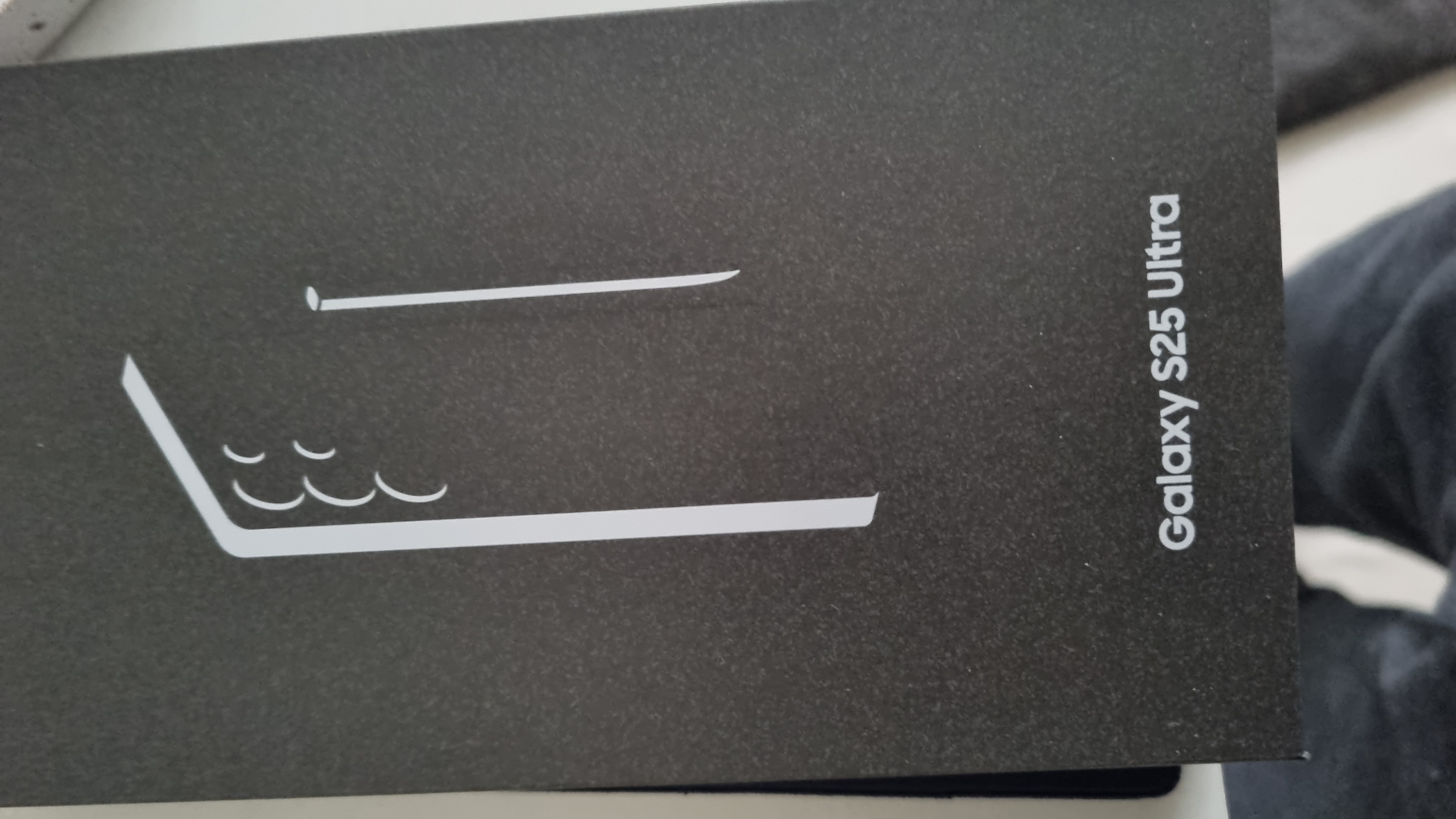 La Soukra Borj Louzir Samsung  Autre Modle Samsung s25 ultra 12g   256g