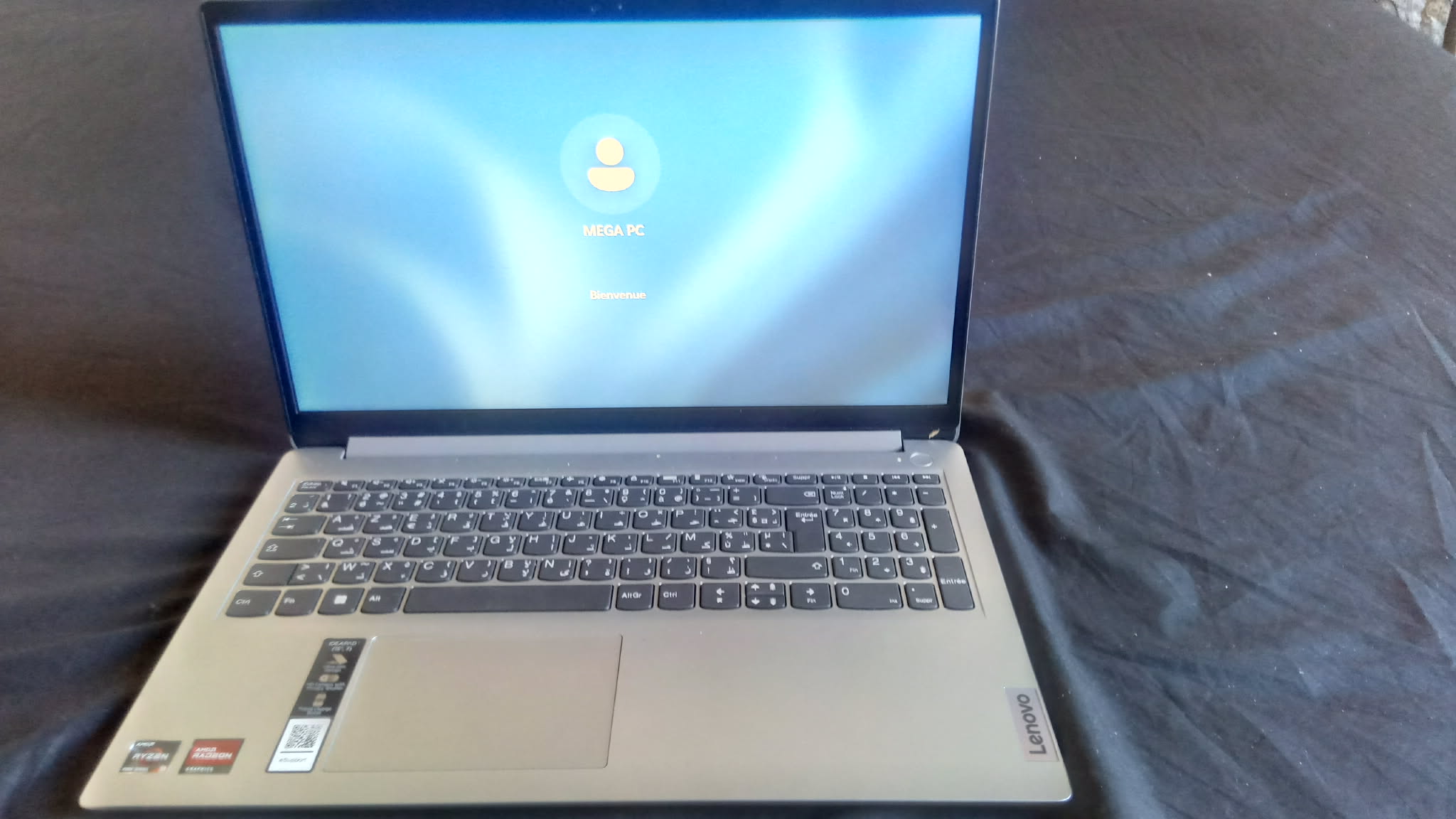 Sidi El Bechir Sidi El Bechir IBM / Lenovo  Autre Pc  lenovo