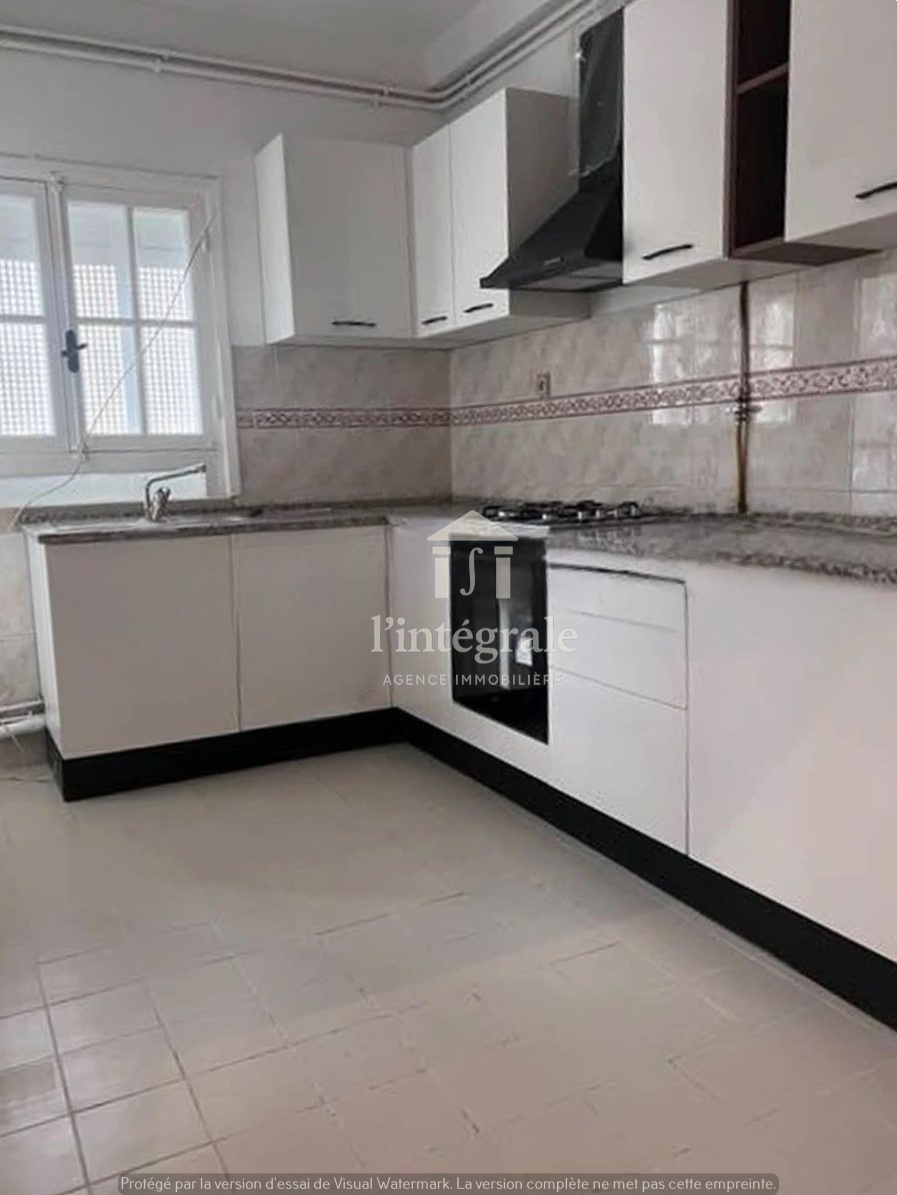 Ariana Ville Riadh Landlous Location Appart. 3 pices Spacieux s2 retap