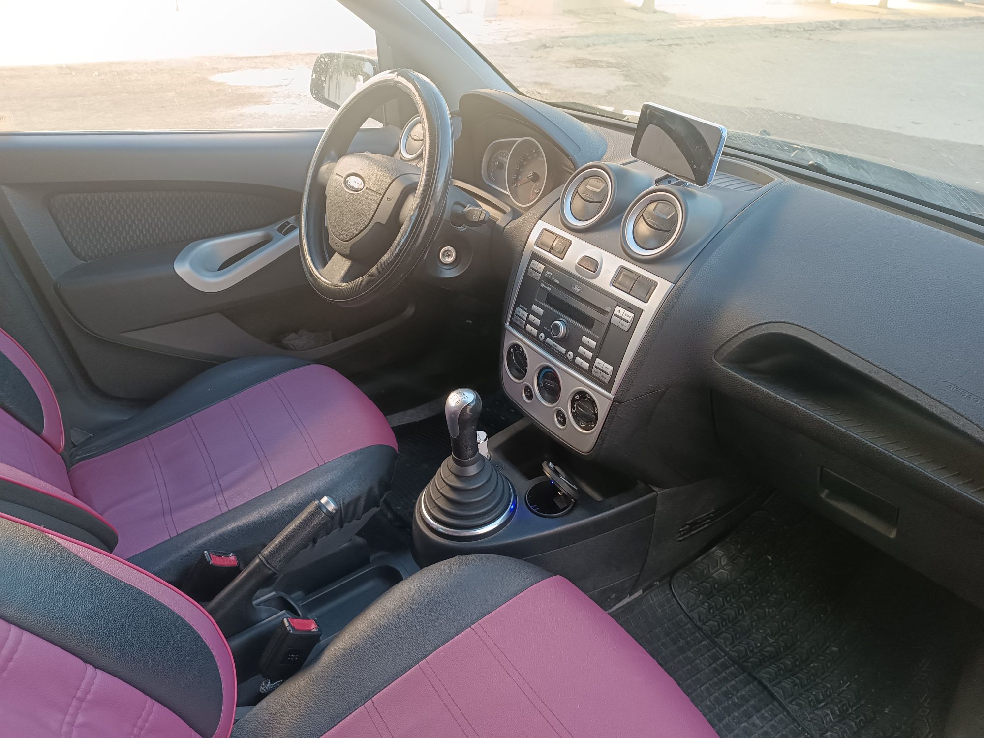 Carthage Carthage Ford Fiesta Ford figo 2014 faible kilometrage certifi