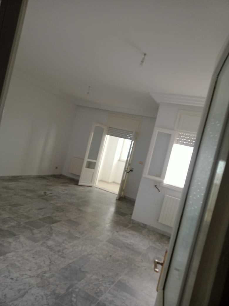 Ariana Ville Cite Ennasr 2 Vente Appart. 4 pices S3 tt options avenue principal