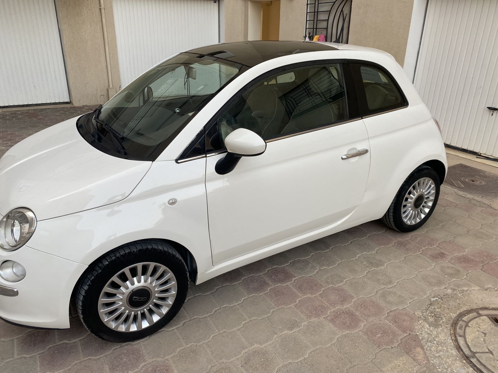 La Marsa&nbsp;Berge Du Lac&nbsp;Fiat&nbsp;500&nbsp;Fiat 500 int�rieur cuir ann�e 2013