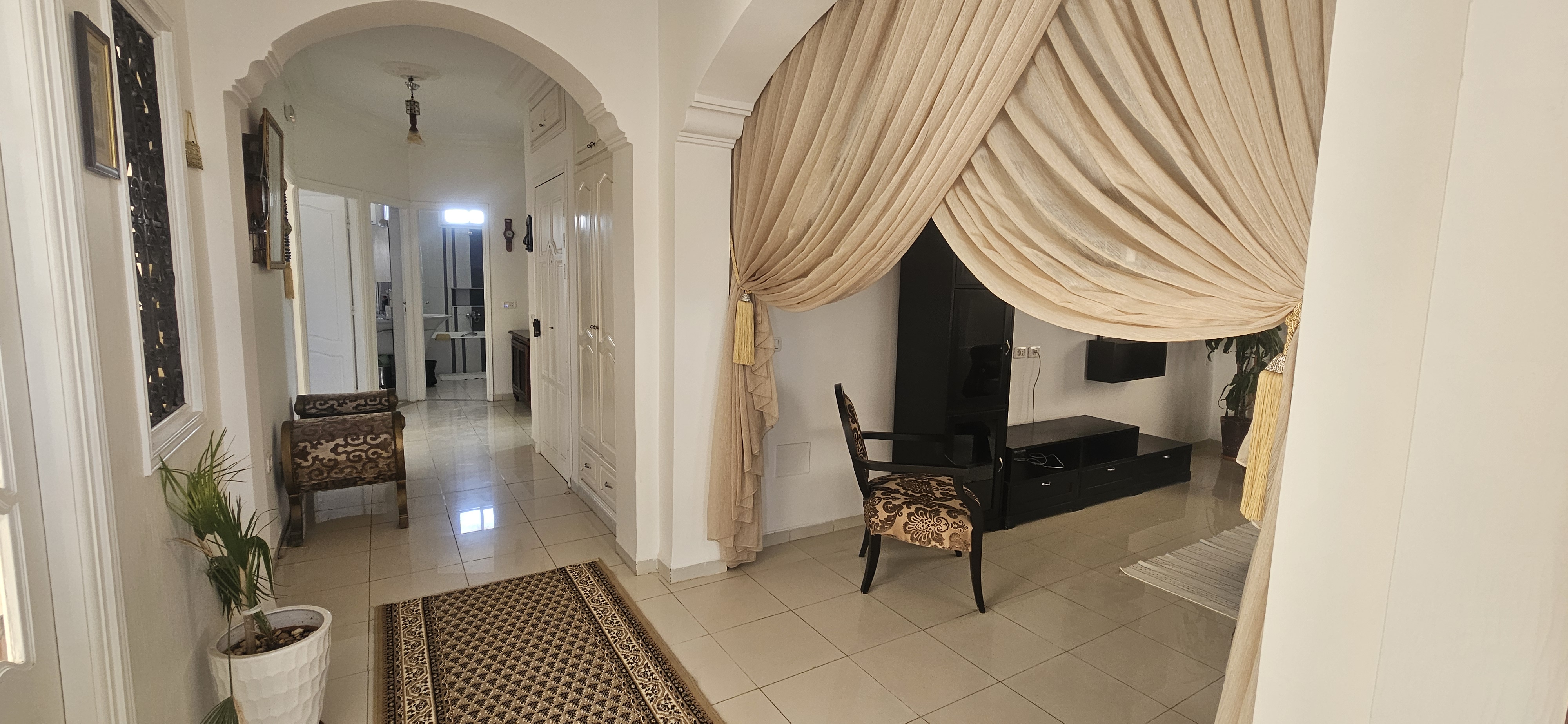 La Marsa&nbsp;El Aouina&nbsp;Location&nbsp;Appart. 4 pi�ces&nbsp;L'aouina al s4 �tage de villa meubl� longue dur�e