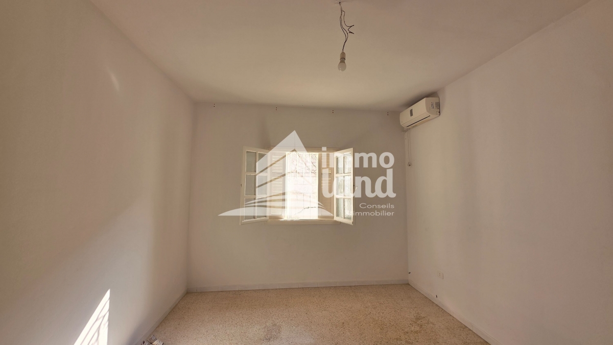 La Soukra Mosque Erraoudha Vente Appart. 3 pices Maison s3  la soukra