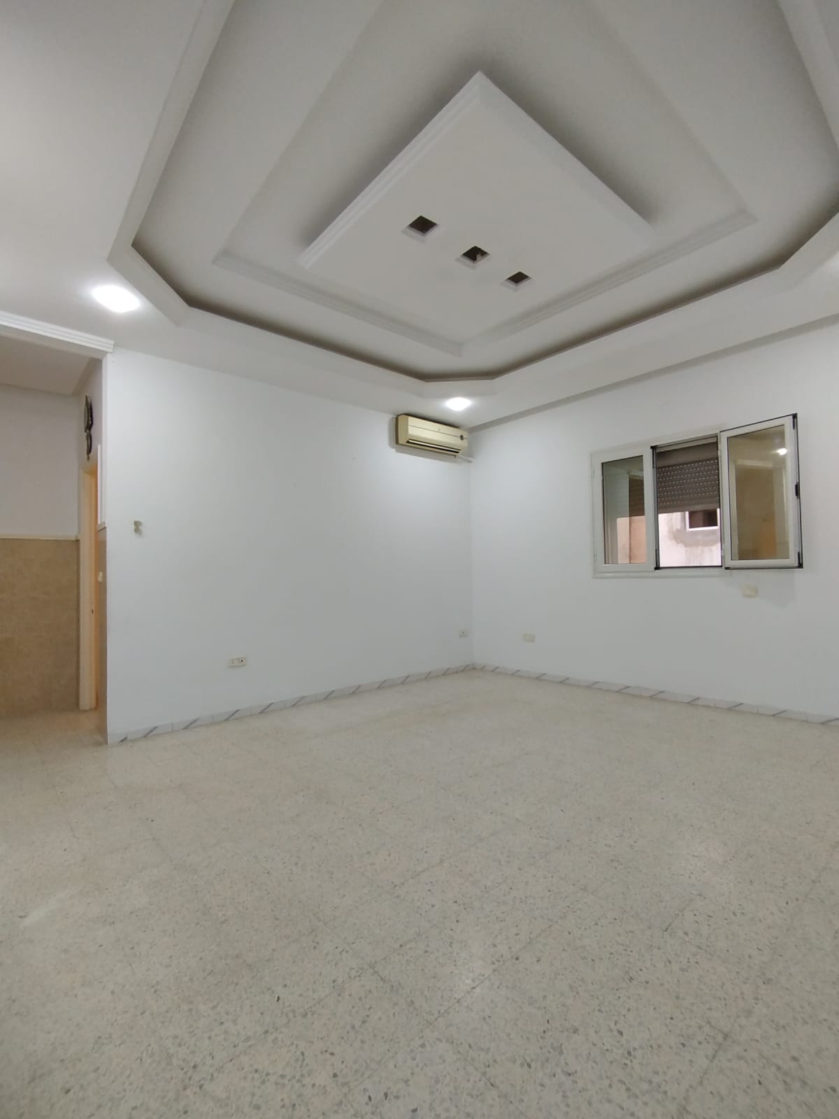 Bou Mhel El Bassatine&nbsp;Cite Essalem&nbsp;Location&nbsp;Appart. 3 pi�ces&nbsp;Appt s2  au premier �tage propre avec gaz de ville