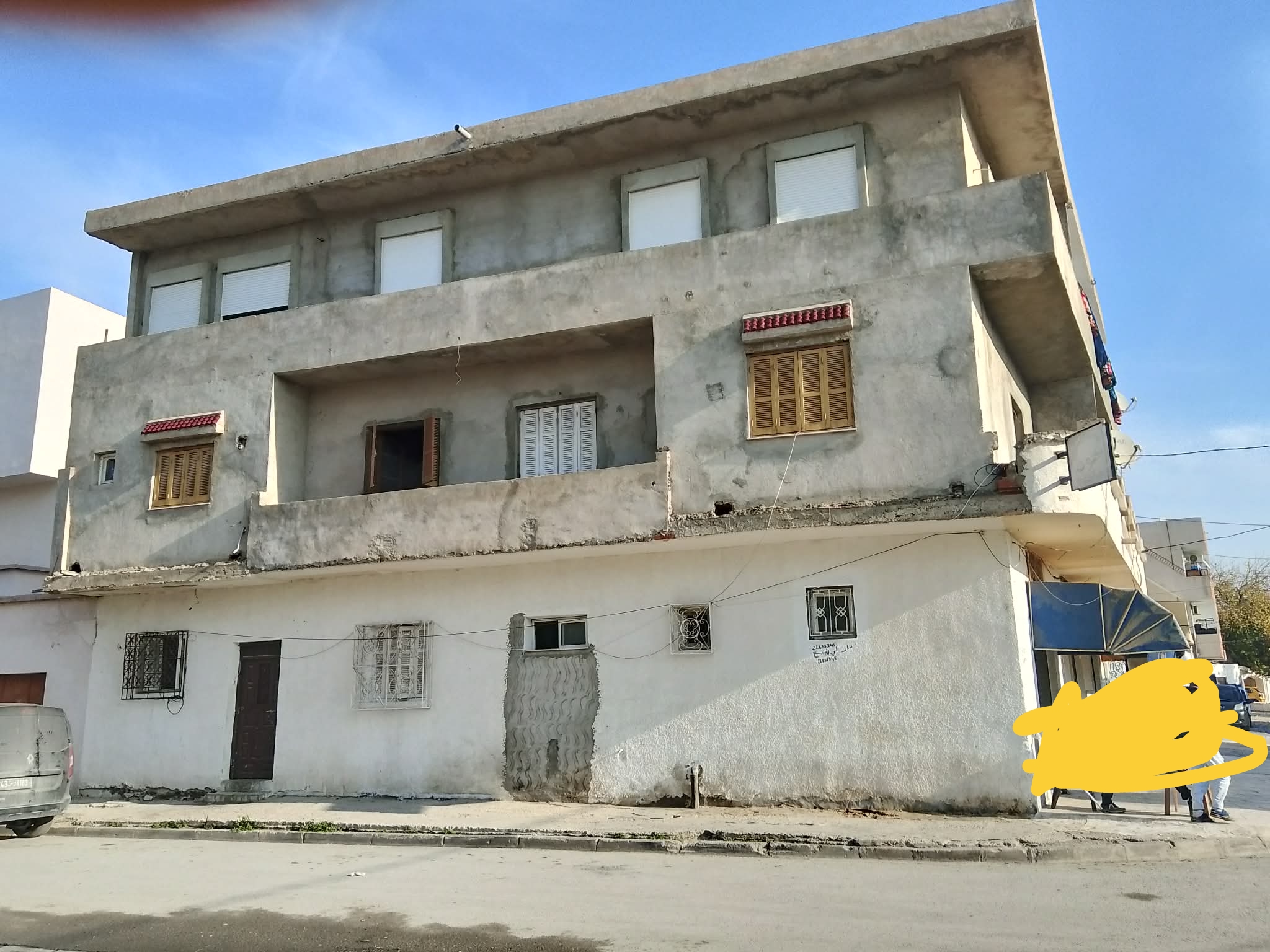 Mannouba&nbsp;Denden&nbsp;Vente&nbsp;Appart. 5 pi�ces+&nbsp;Maison et 4appartement et 3garages au den den