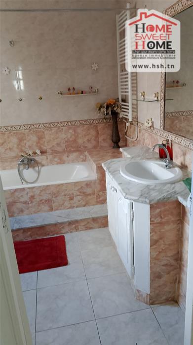 El Kram Le Kram Location Appart. 4 pices Duplex meubl valinco  cit l'office le kram