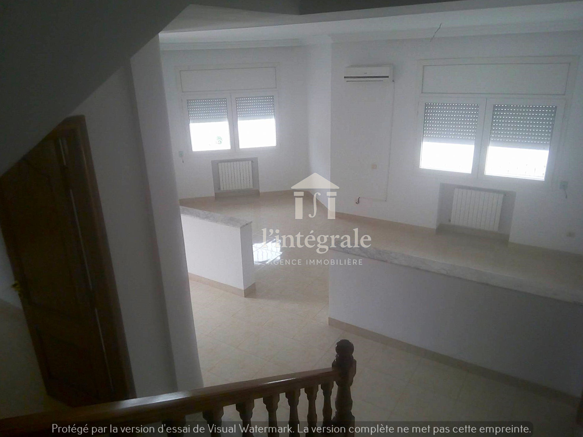 Ariana Ville Cite Ennasr 2 Location Maisons Villa de 3 niveaux  cit lfaouz