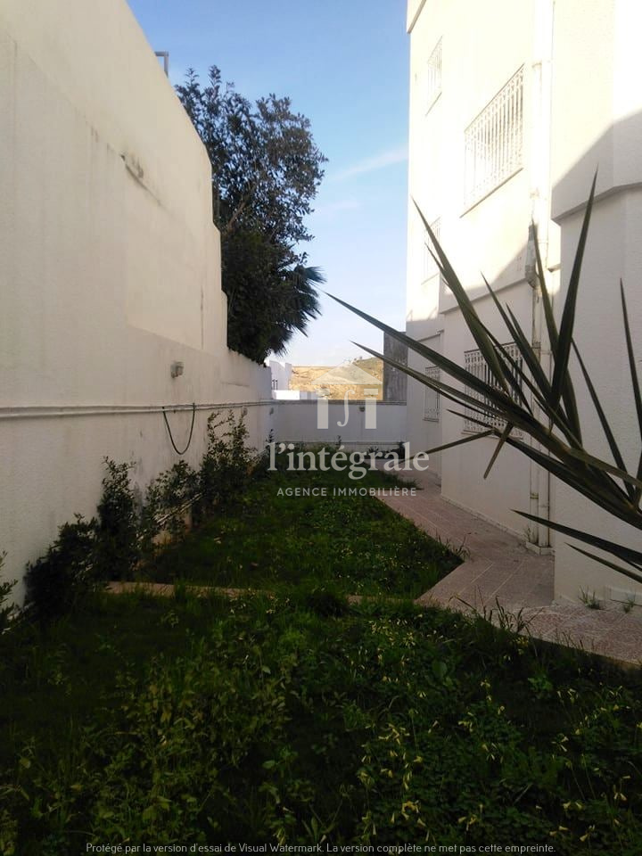 Mnihla Jardins d'el Menzah Location Maisons Villa de 3 niveaux cit lfaouz