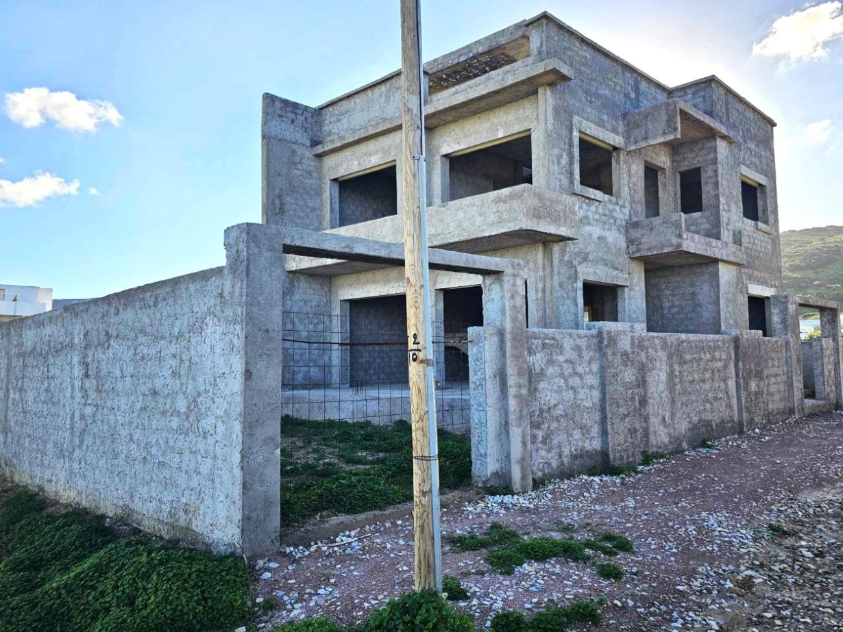 Ras Jebel&nbsp;Rafraf Plage&nbsp;Vente&nbsp;Maisons&nbsp;Villa 245 m2 rafraf plage jet de pierre de la mer