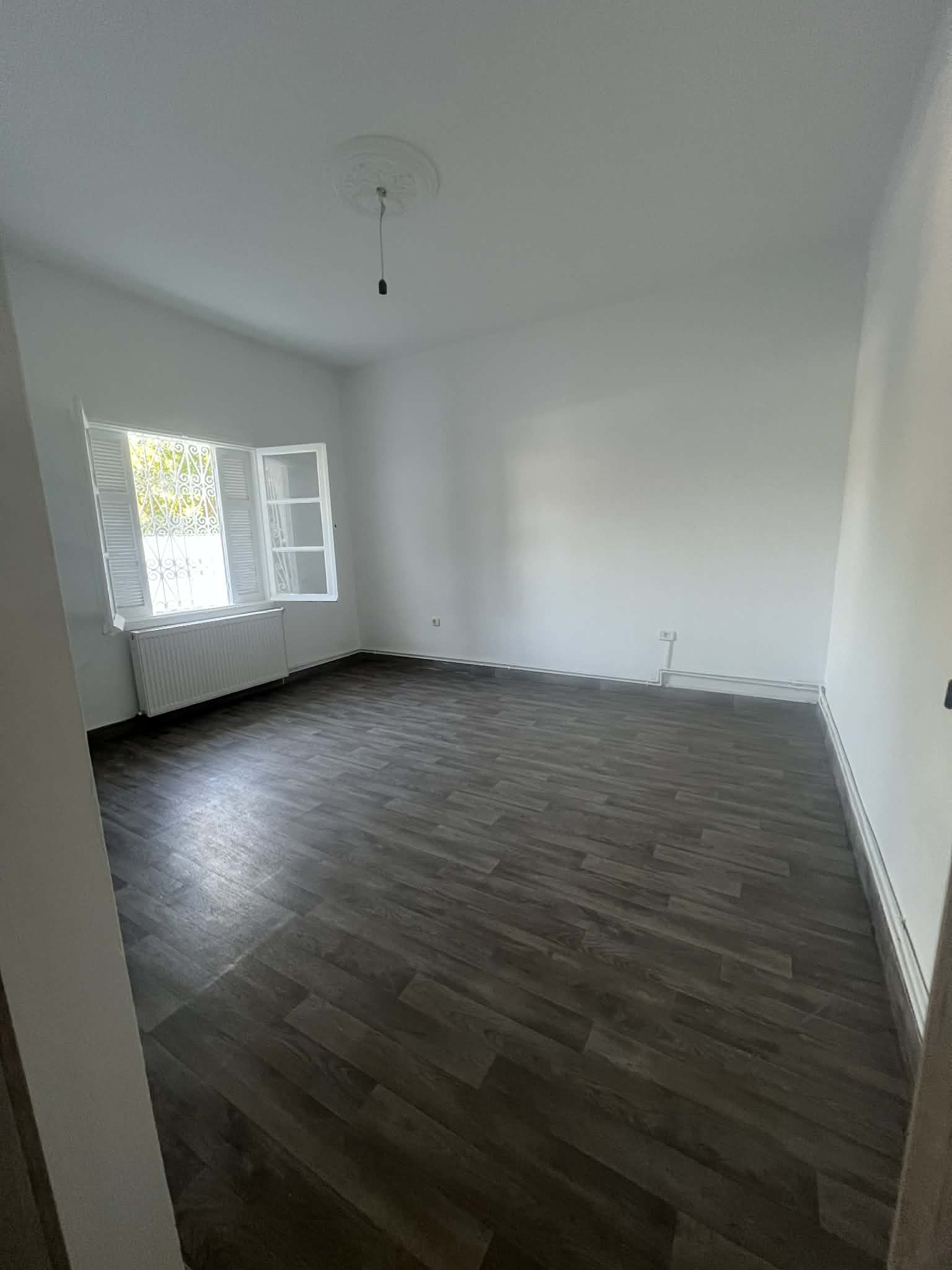 La Marsa&nbsp;Marsa Safsaf&nbsp;Location&nbsp;Appart. 4 pi�ces&nbsp;Etage de villa � la marsa plage corniche