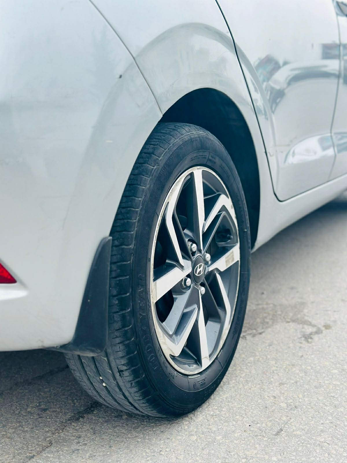 Mnihla&nbsp;Cite El Gouabsia&nbsp;Hyundai&nbsp;Autre Mod�le&nbsp;Hyundai grand i 10 boite automatique