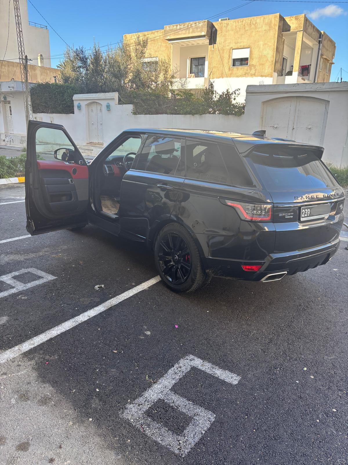 Akouda&nbsp;Chatt Meriem&nbsp;Land-Rover&nbsp;Range&nbsp;Range rover sport