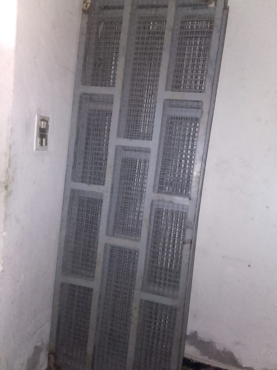 Kairouan Nord&nbsp;Cite El Hajjam&nbsp;Remorques&nbsp;Pi�ces et Accessoires&nbsp;Flanc de camion