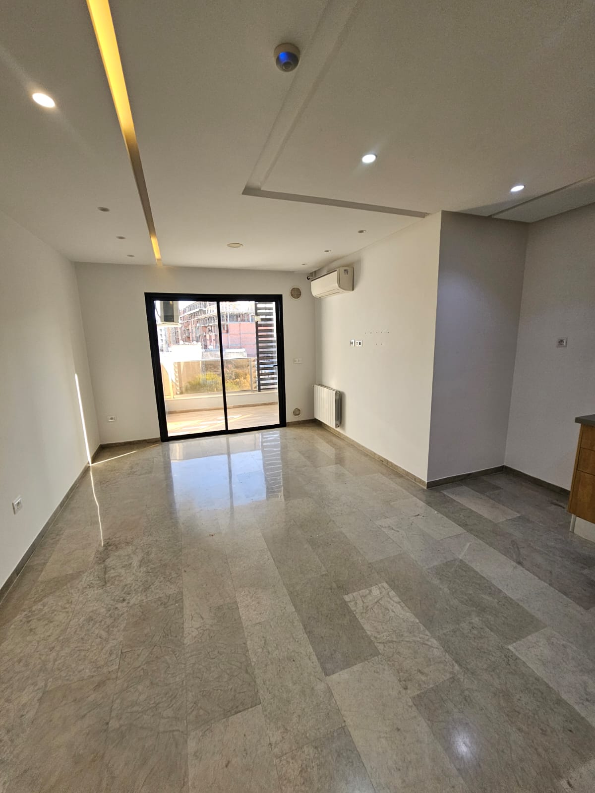 Ain Zaghouan&nbsp;Ain Zaghouan&nbsp;Location&nbsp;Appart. 3 pi�ces&nbsp;S plus deux haut standing � la nv soukra