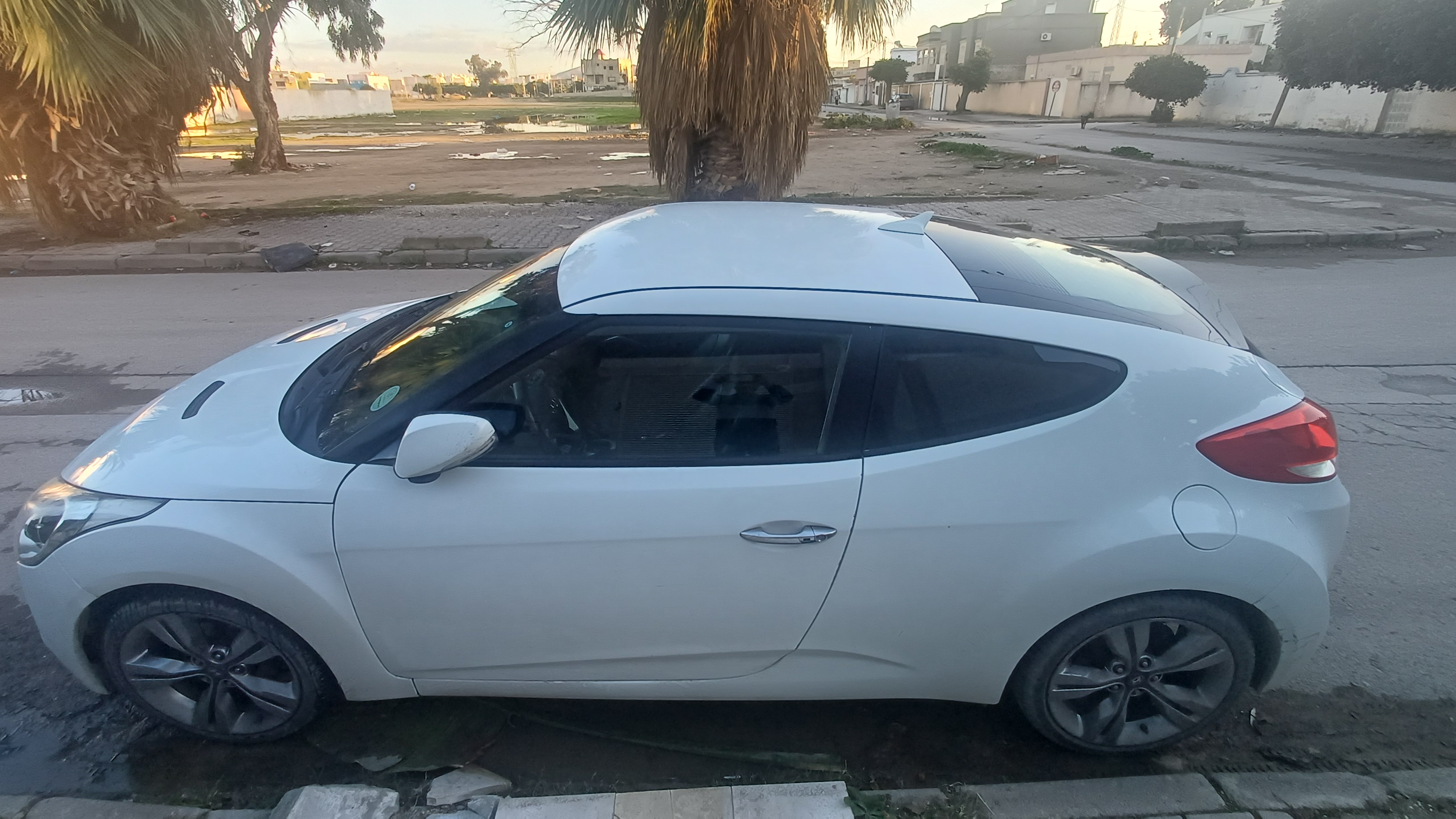 Rades&nbsp;Cite Mohamed Ali&nbsp;Hyundai&nbsp;Autre Mod�le&nbsp;Une belle veloster