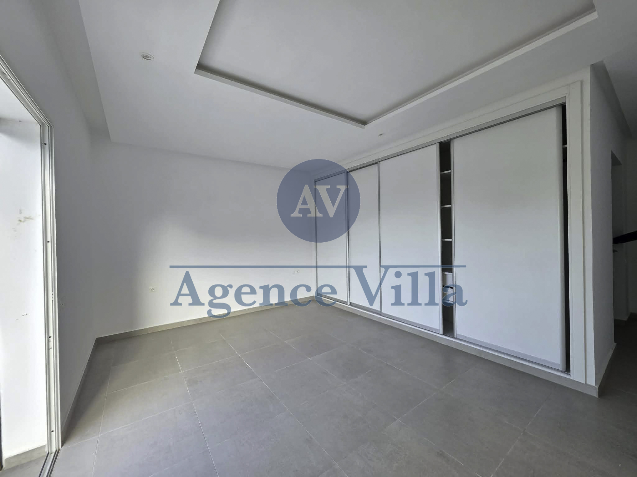 Ain Zaghouan&nbsp;Jardins de Carthage&nbsp;Location&nbsp;Maisons&nbsp;Villa s5 avec piscine � jardin de carthage