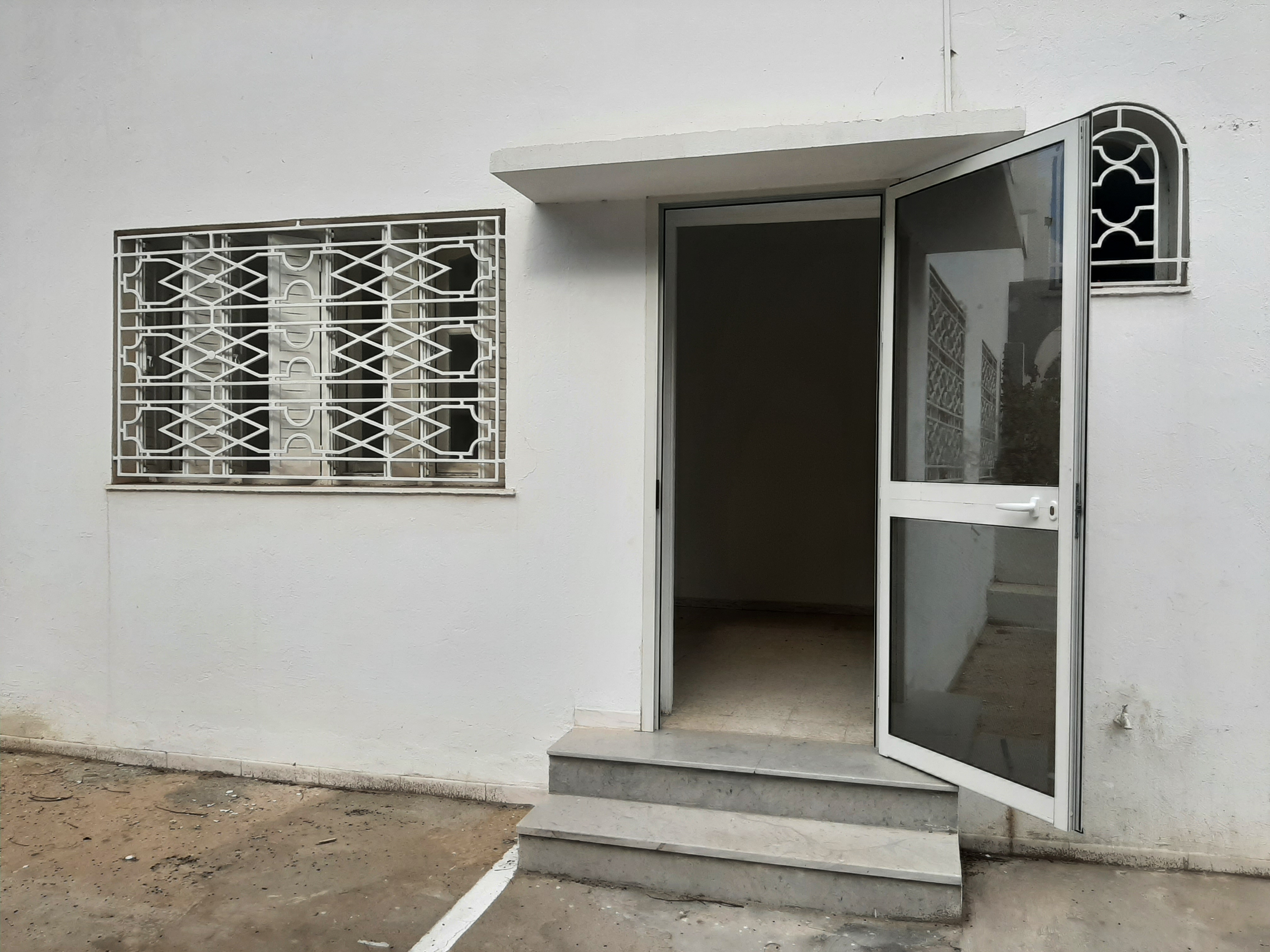 Cite El Khadra&nbsp;Zone urbaine nord&nbsp;Location&nbsp;Appart. 1 pi�ce&nbsp;Bureau individuel  au centre urbain nord