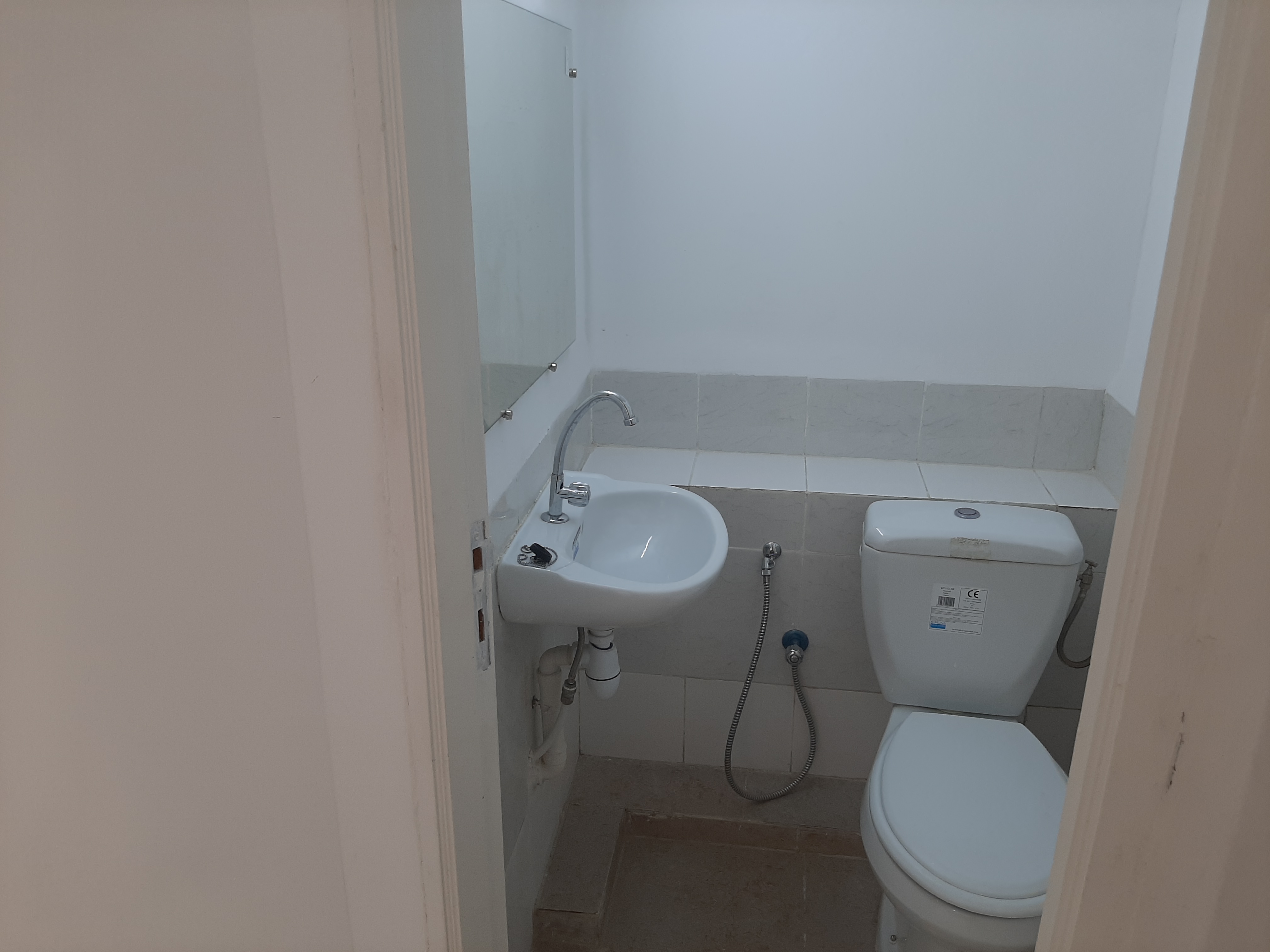 Cite El Khadra&nbsp;Zone urbaine nord&nbsp;Location&nbsp;Appart. 1 pi�ce&nbsp;Bureau individuel  au centre urbain nord