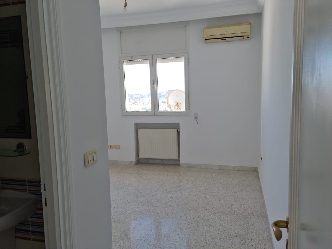 Ariana Ville&nbsp;Cite Ennasr 2&nbsp;Location&nbsp;Appart. 4 pi�ces&nbsp;Appartement s 3 cit� nasr