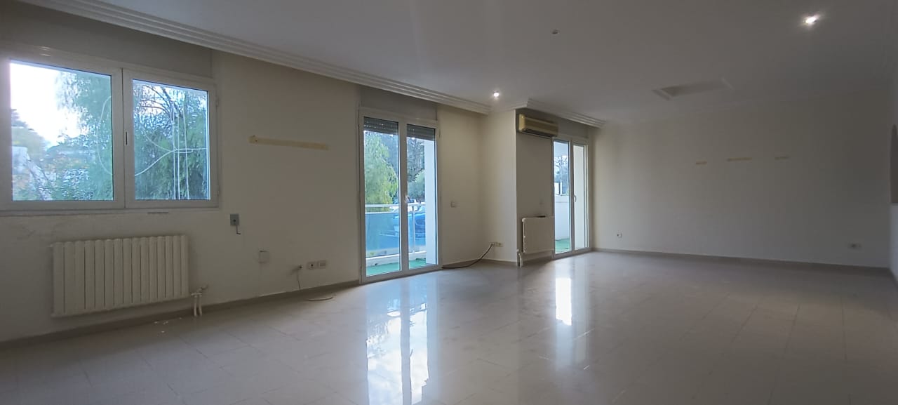 El Menzah&nbsp;Mutuelle Ville&nbsp;Vente&nbsp;Appart. 4 pi�ces&nbsp;Appartement s3 spacieux au nord hilton