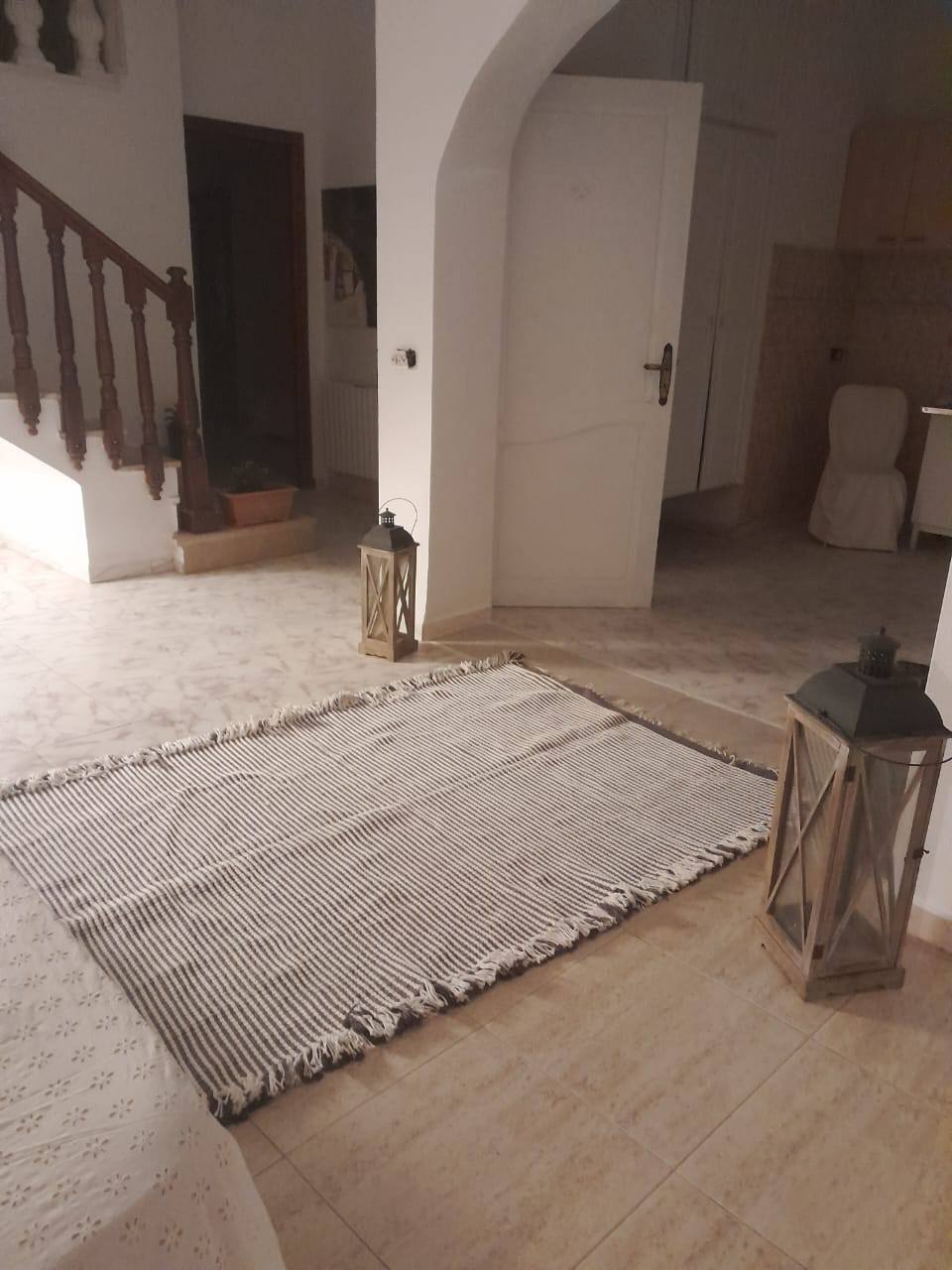 El Menzah&nbsp;El Menzah 1&nbsp;Location&nbsp;Maisons&nbsp;Jolie etage de villa a manzeh 1