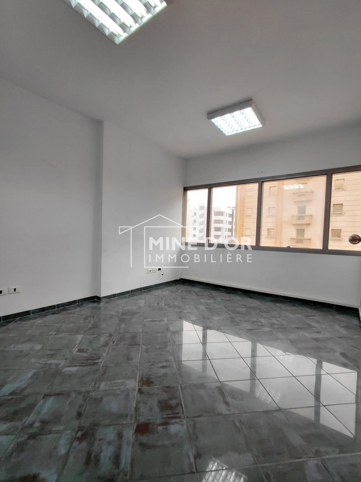 Bab Bhar&nbsp;Montplaisir&nbsp;Bureaux & Commerces&nbsp;Bureau&nbsp;Bureau h4 au coeur de montplaisir