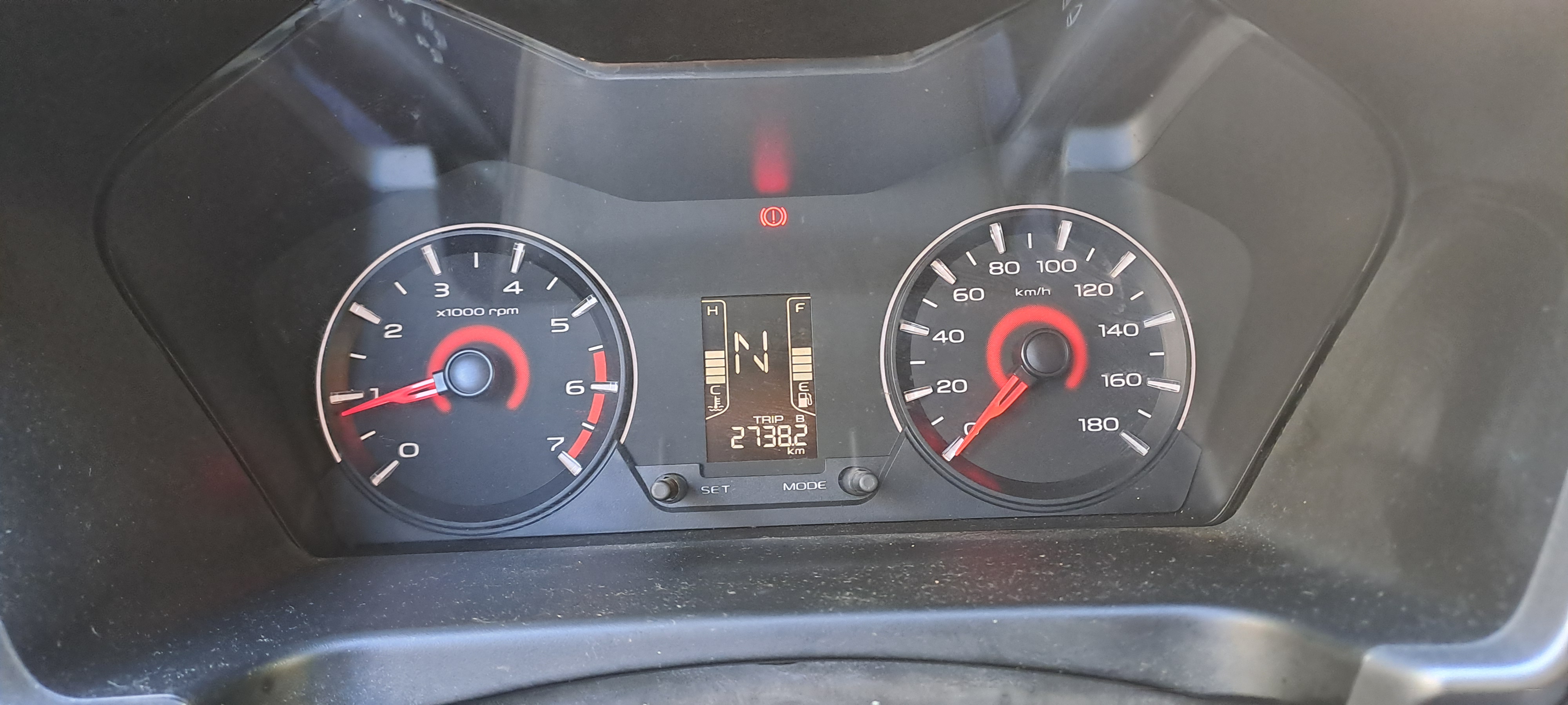 Raoued&nbsp;Ariana Essoughra&nbsp;Mahindra&nbsp;Autre Mod�le&nbsp;Mahindra k8 �tat neuf peu rouler