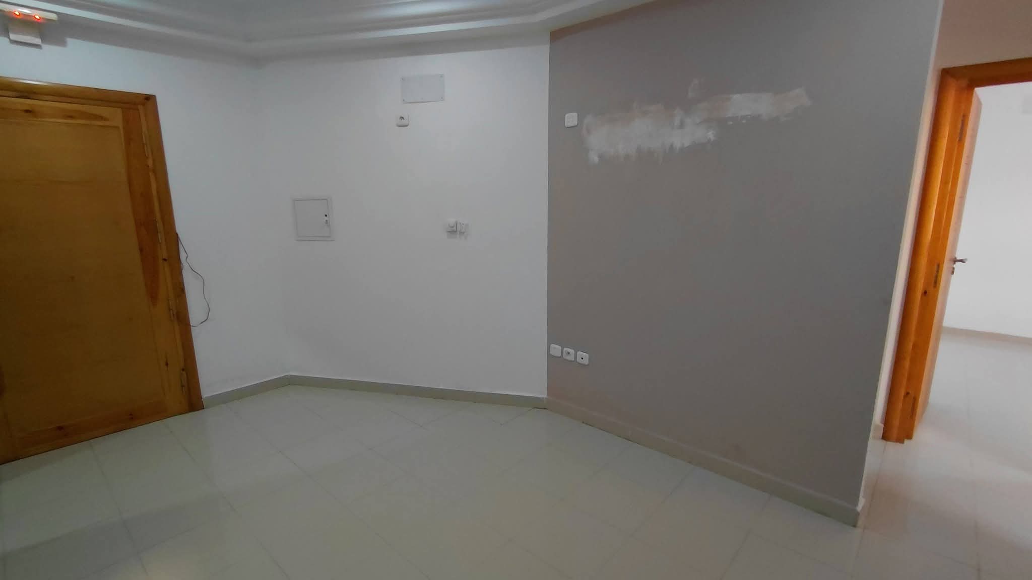 Cite El Khadra&nbsp;Cite El Khadra&nbsp;Location&nbsp;Appart. 3 pi�ces&nbsp;S plus 2 hst a la cit� el khadhra wb4404