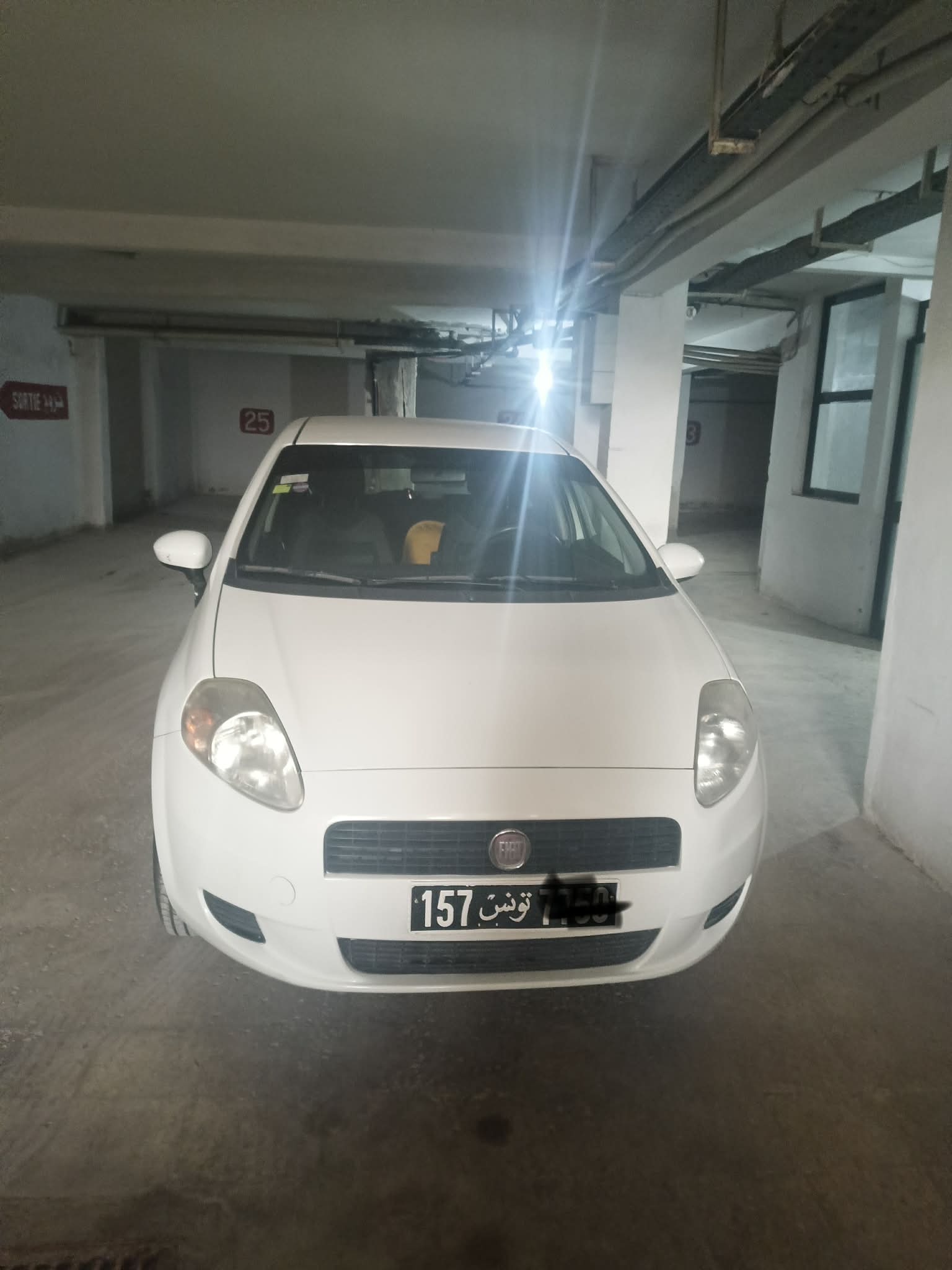 El Menzah&nbsp;El Menzah 1&nbsp;Fiat&nbsp;Punto&nbsp;Grande punto 5 cheveux en bonne etat