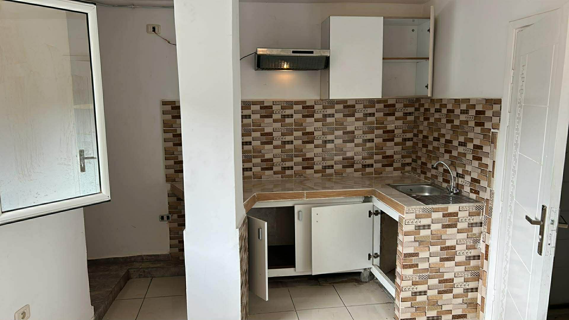 Ain Zaghouan&nbsp;Ain Zaghouan&nbsp;Location&nbsp;Appart. 1 pi�ce&nbsp;Studio jamais habit�