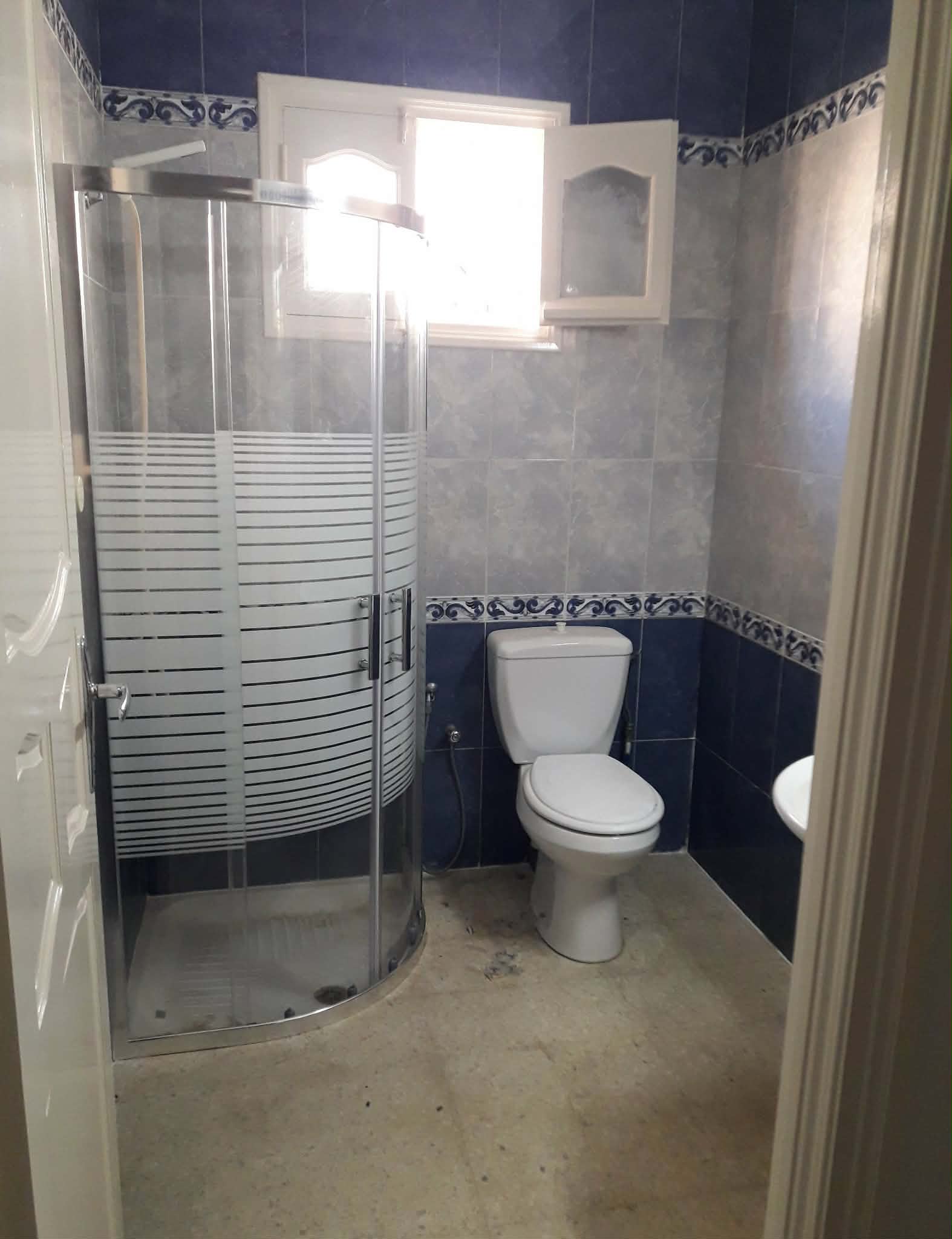 Sfax Ville&nbsp;Sfax&nbsp;Location&nbsp;Appart. 5 pi�ces+&nbsp;Etage villa au rdc