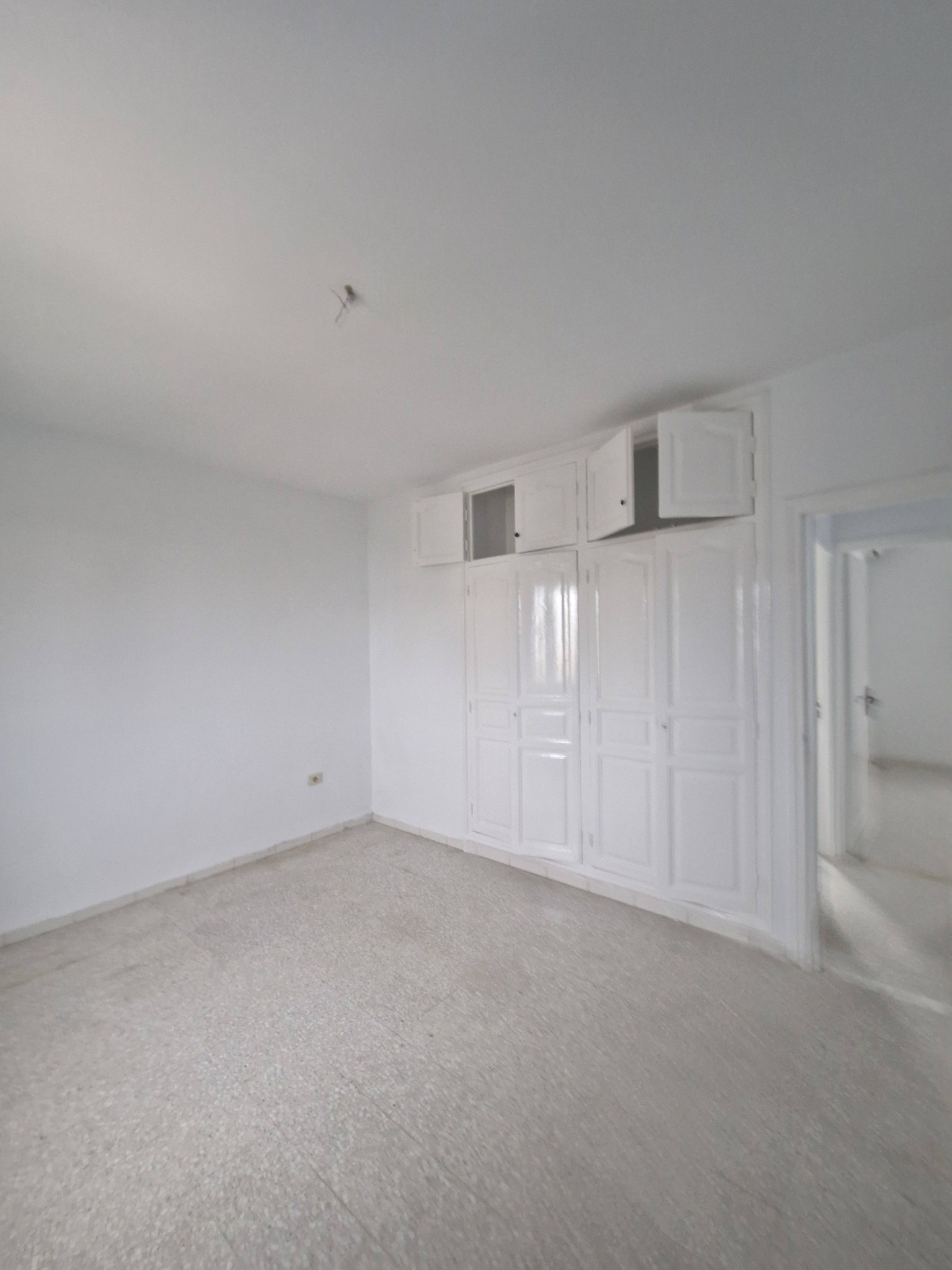 Ariana Ville&nbsp;Cite Ennasr 2&nbsp;Location&nbsp;Duplex&nbsp;Duplex s3 � cot� de ren� descartes