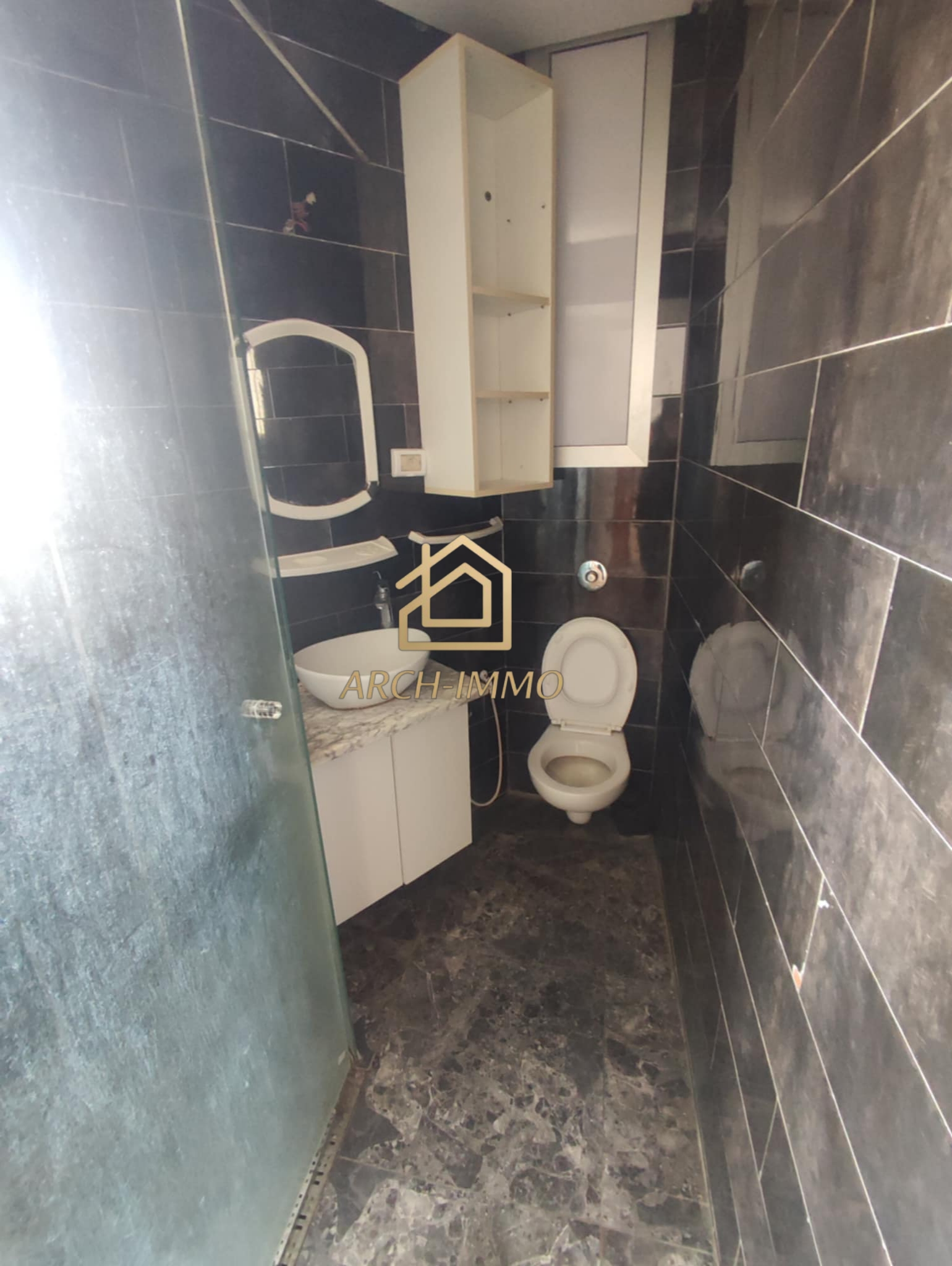 Bab Bhar&nbsp;Hedi Chaker&nbsp;Location&nbsp;Appart. 3 pi�ces&nbsp;Un s2 � hedi checker lafayette