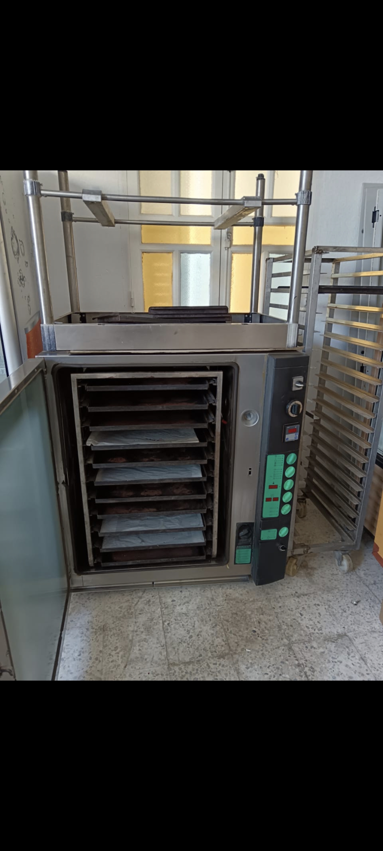 Ksibet El Mediouni&nbsp;Cite Ennadhour 2&nbsp;Four encastrable&nbsp;Autre&nbsp;Four professionnel �lectrique