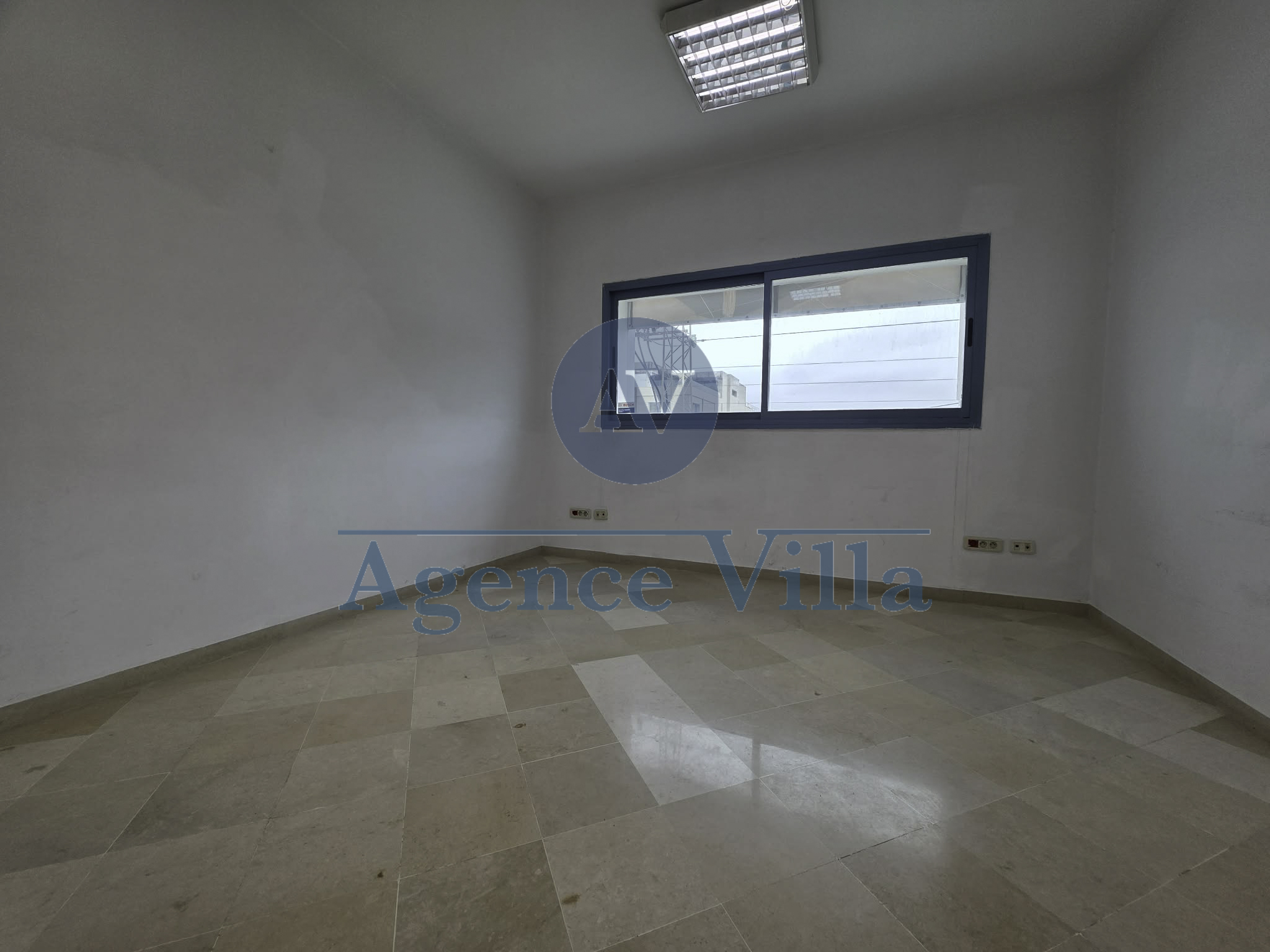 Bab Bhar&nbsp;Montplaisir&nbsp;Location&nbsp;Autre&nbsp;Bureau h6 � charguia 1