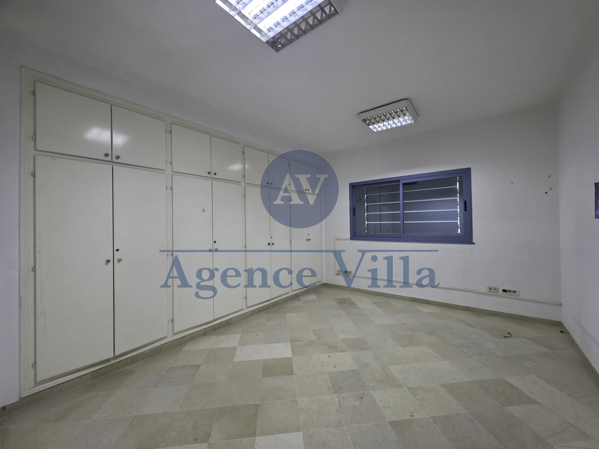 Bab Bhar&nbsp;Montplaisir&nbsp;Location&nbsp;Autre&nbsp;Bureau h6 � charguia 1