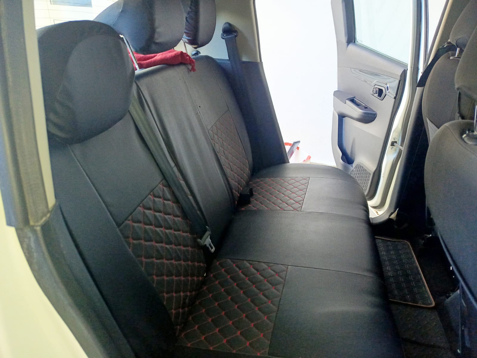 Ariana Ville&nbsp;Ariana&nbsp;Mahindra&nbsp;Autre Mod�le&nbsp;Dame vend mahindra k8 ttes options 56000km tbe