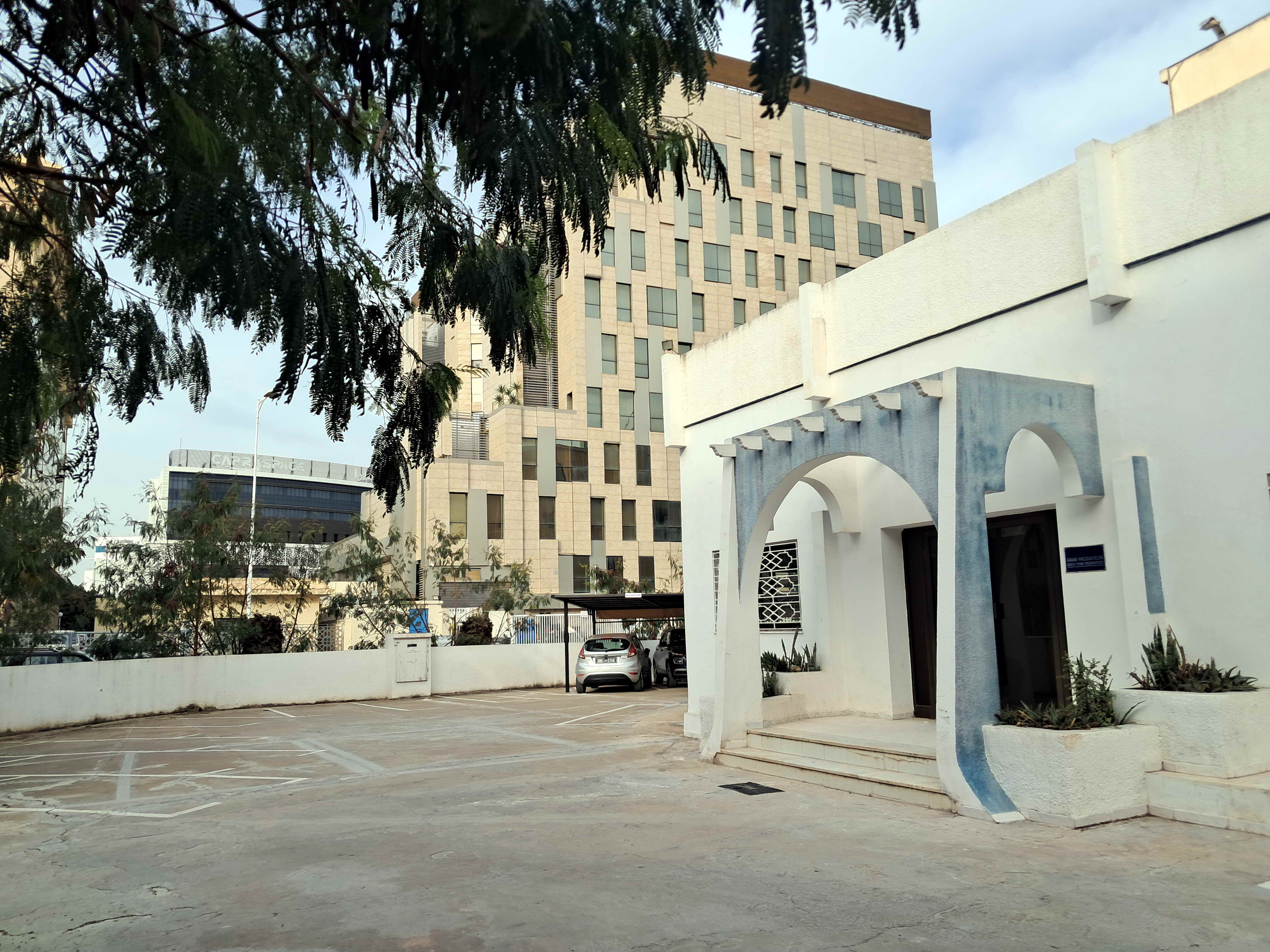 Cite El Khadra&nbsp;Zone urbaine nord&nbsp;Location&nbsp;Appart. 5 pi�ces+&nbsp;Si�ge administratif ind�pendant  centre urbain nor