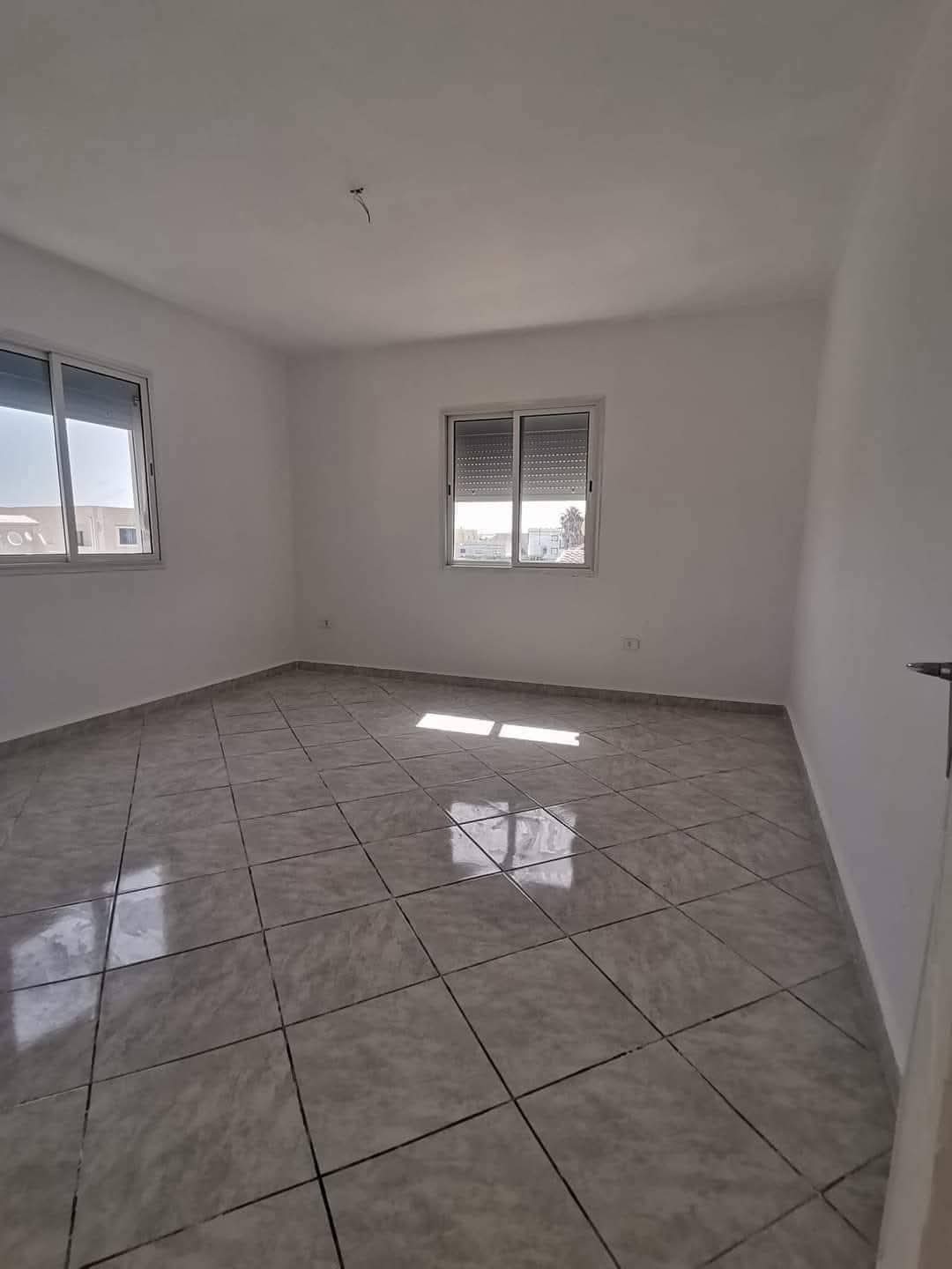 Hammam Chatt&nbsp;Hammam Chatt&nbsp;Location&nbsp;Appart. 3 pi�ces&nbsp;Etage s2 a taher sfar avec garage