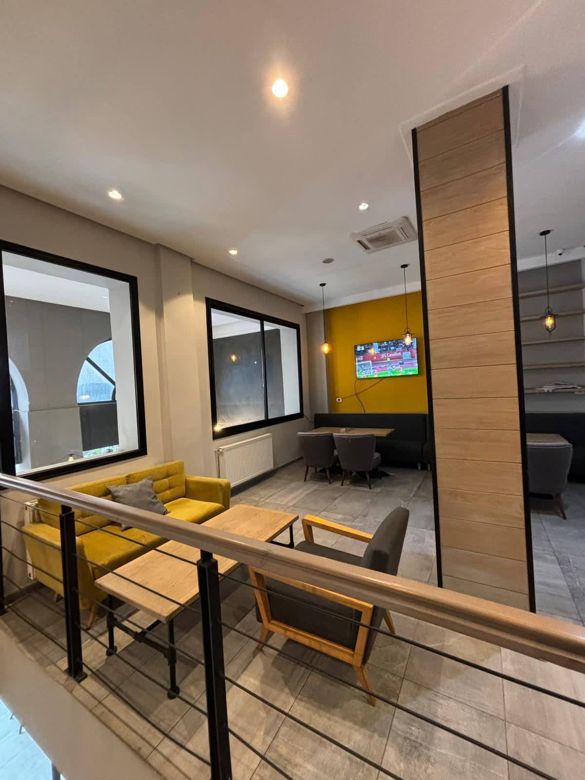 La Marsa&nbsp;Berge Du Lac&nbsp;Bureaux & Commerces&nbsp;Fond de Commerce&nbsp;Fond cafe restaurant salon de the lac 1