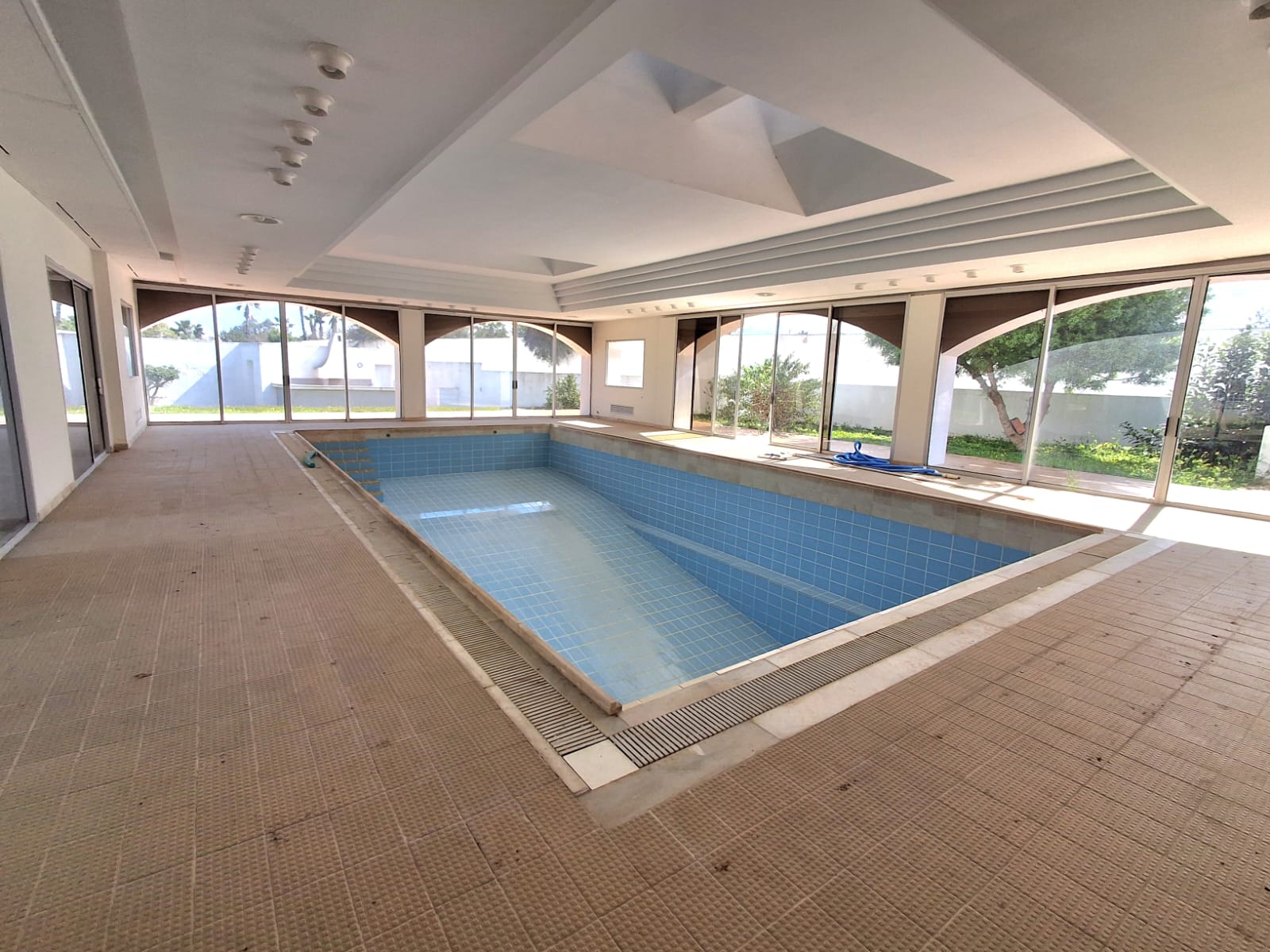 La Soukra&nbsp;La Soukra&nbsp;Location&nbsp;Maisons&nbsp;Villa s6 avec piscine et jardin � la soukra