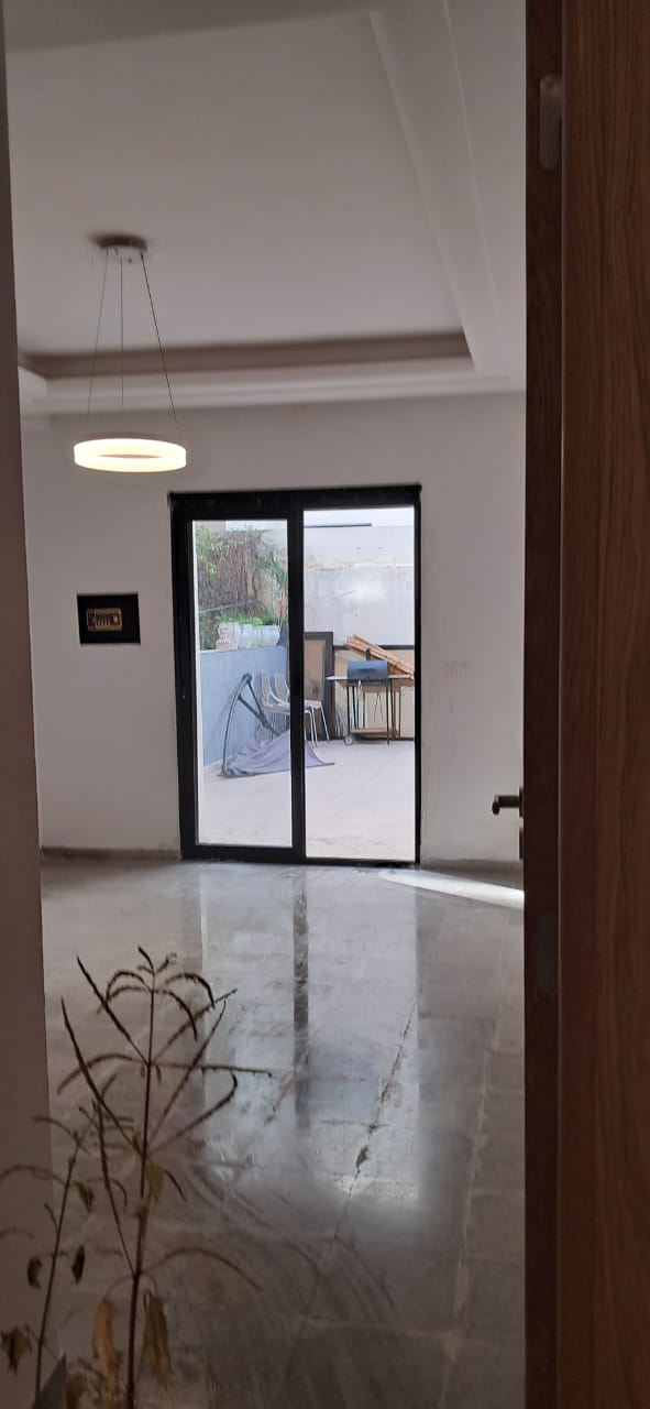 Ariana Ville&nbsp;Cite Ennasr 2&nbsp;Location&nbsp;Appart. 2 pi�ces&nbsp;Superbe s1 haut standing � ennasr 2 avec jardin