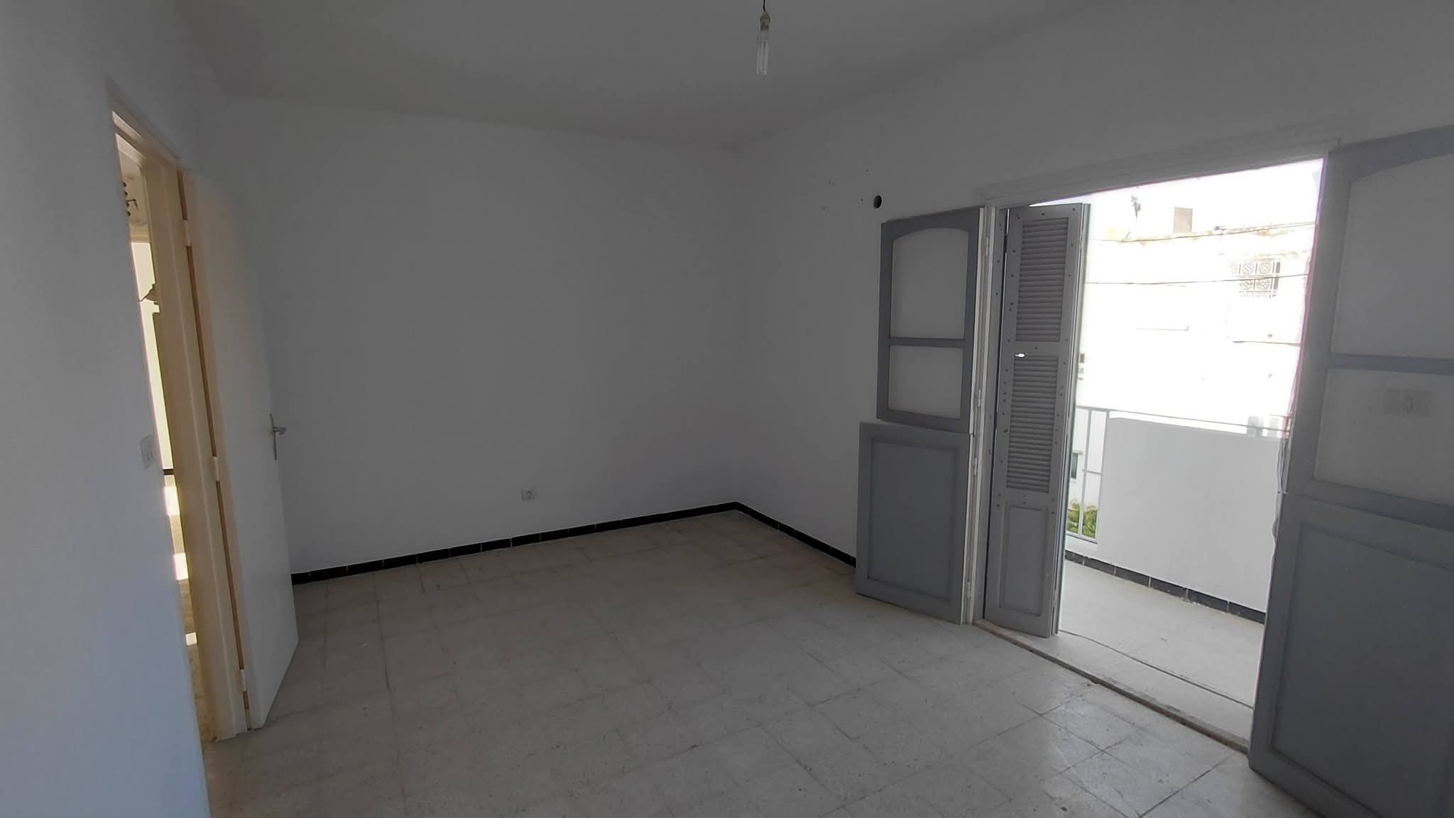 Cite El Khadra&nbsp;Cite El Khadra&nbsp;Location&nbsp;Appart. 3 pi�ces&nbsp;S plus 2 a la cit� el khadhra wb4450