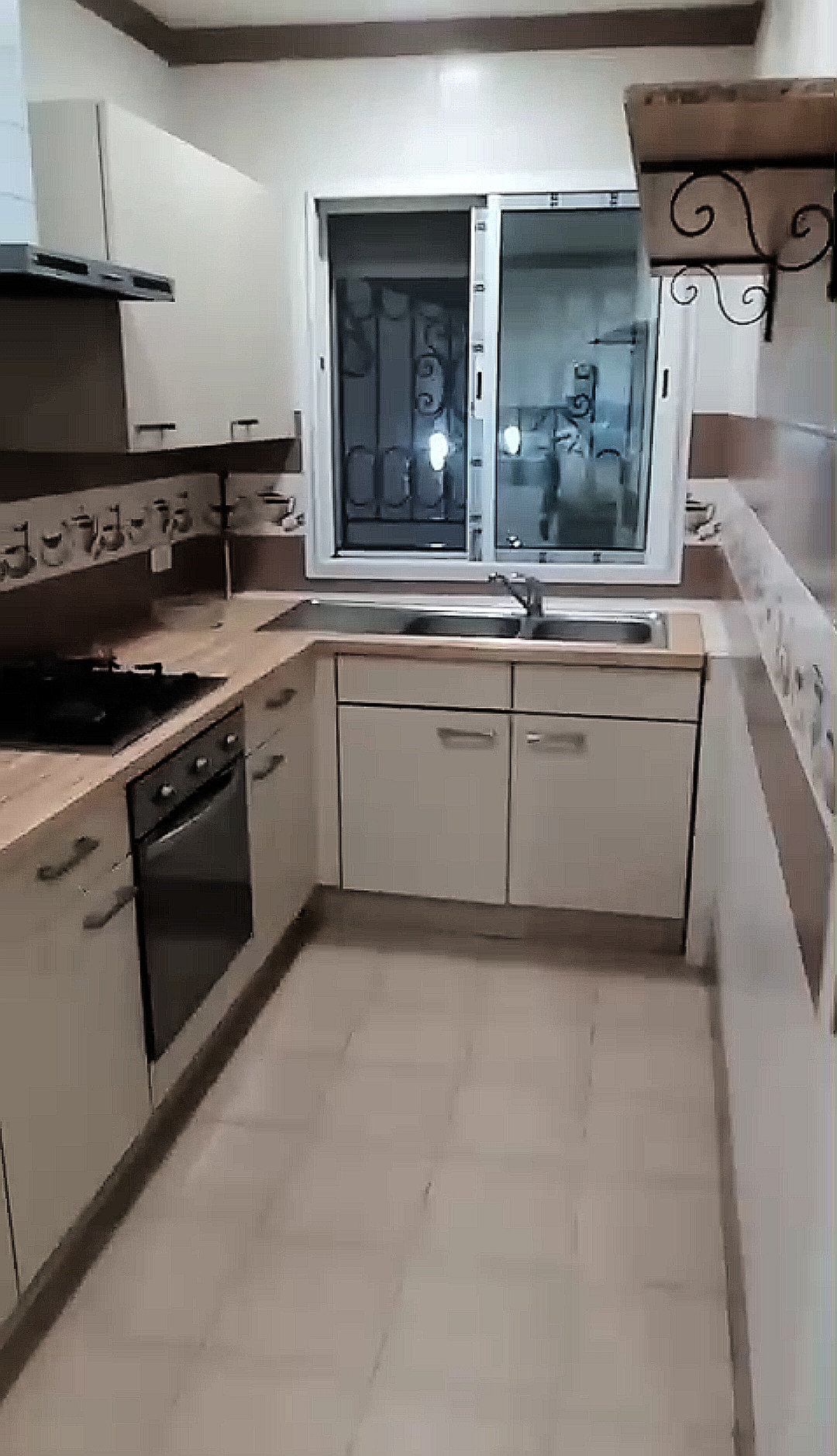 Ariana Ville&nbsp;Ariana&nbsp;Location&nbsp;Appart. 3 pi�ces&nbsp;Cit� ennasr appt s3 lux