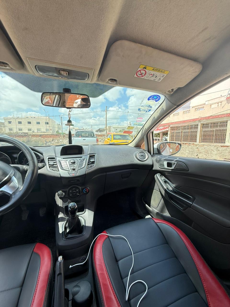 Mnihla&nbsp;Mnihla&nbsp;Ford&nbsp;Fiesta&nbsp;Ford fiesta titanium