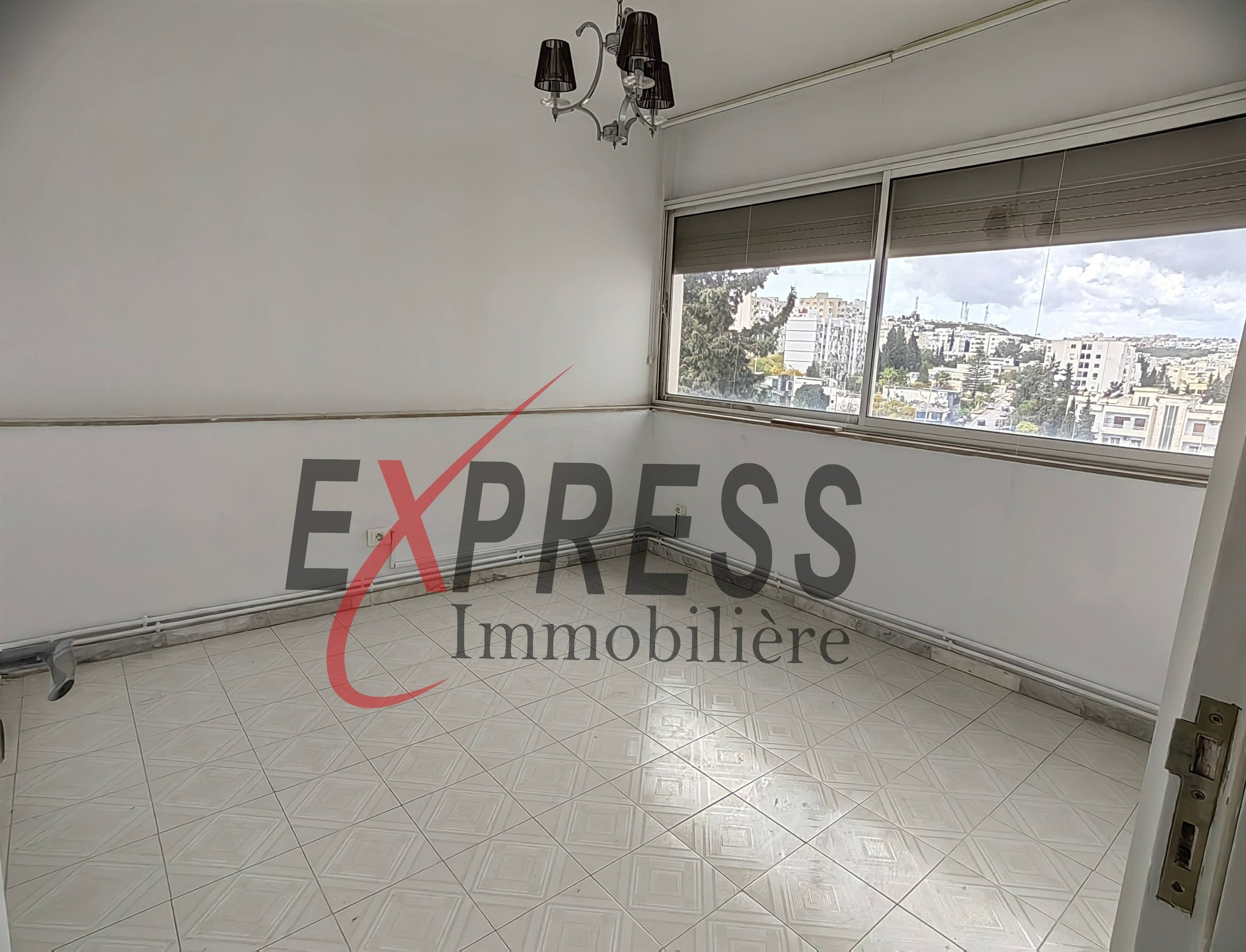 El Menzah&nbsp;Mutuelle Ville&nbsp;Location&nbsp;Appart. 4 pi�ces&nbsp;Appartement s3 retap� � neuf