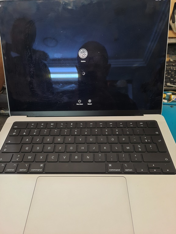 Le Bardo&nbsp;Le Bardo&nbsp;Apple / MacBook&nbsp;MacBook&nbsp;Macbook pro m4 model a3401 icloud